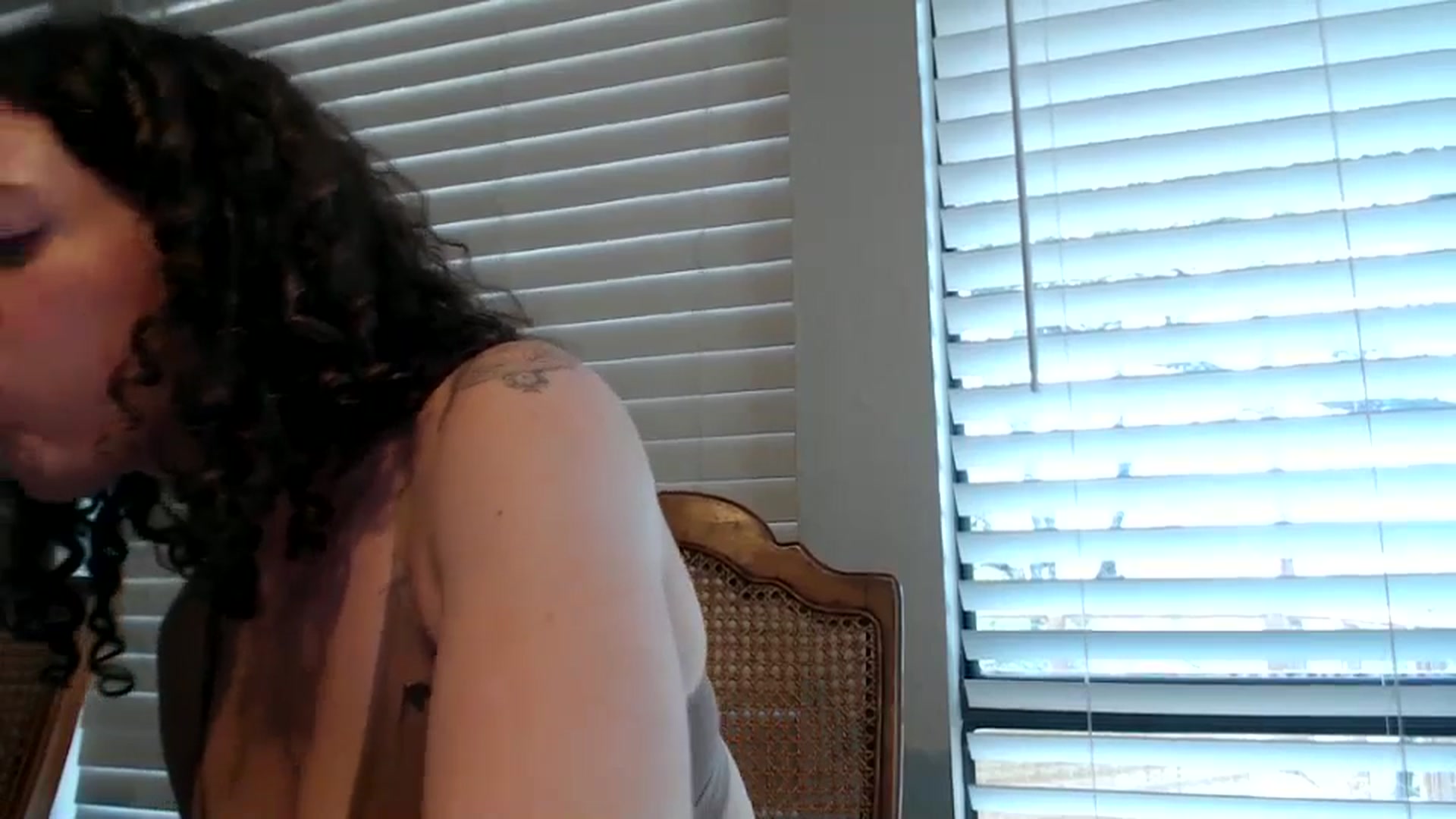 Gallery image thumbnail from Nicole_quinn's myfreecams stream on, 11/01/2024, 19:45 image 7 of 20