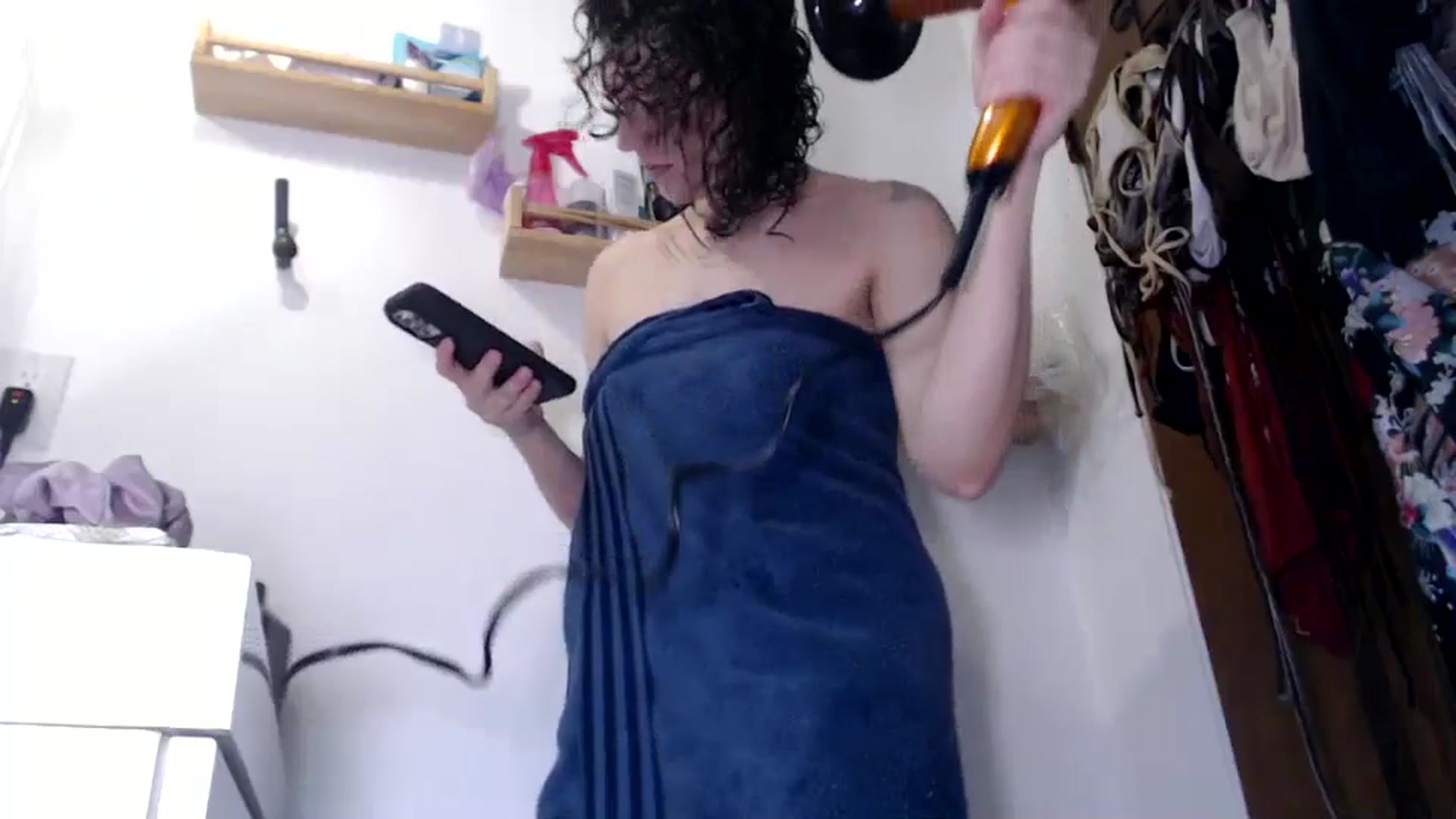 Gallery image thumbnail from Nicole_quinn's myfreecams stream on, 11/05/2024, 17:11 image 7 of 20