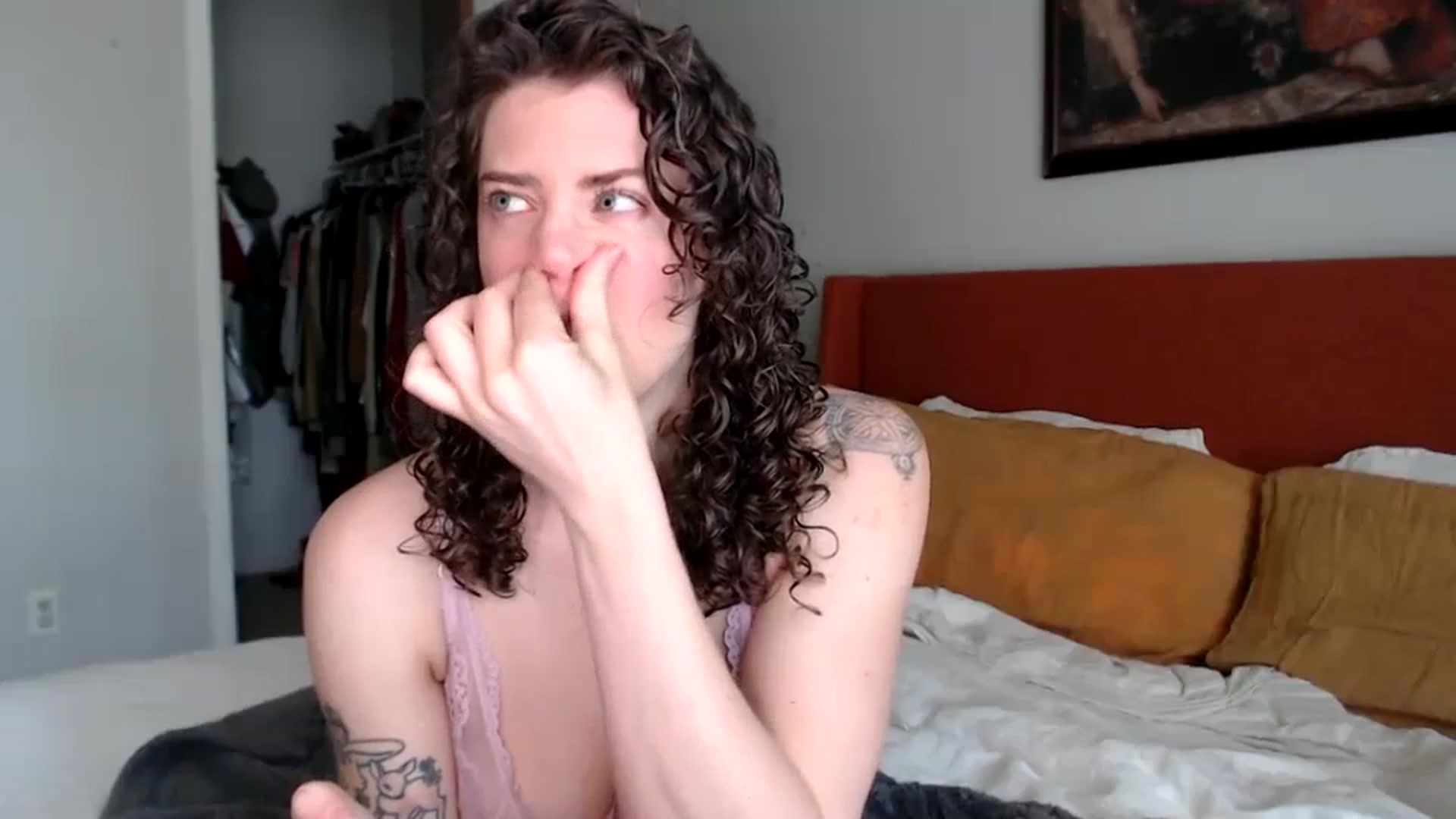 Gallery image thumbnail from Nicole_quinn's myfreecams stream on, 11/05/2024, 18:00 image 2 of 20