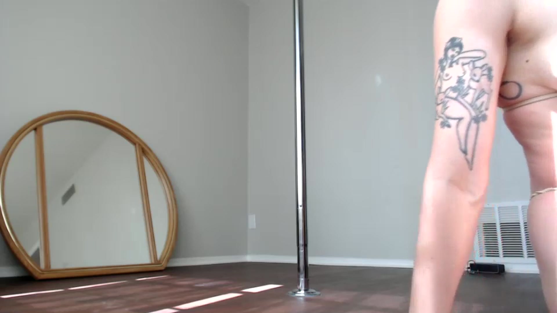 Gallery image thumbnail from Nicole_quinn's myfreecams stream on, 11/11/2024, 17:57 image 15 of 20
