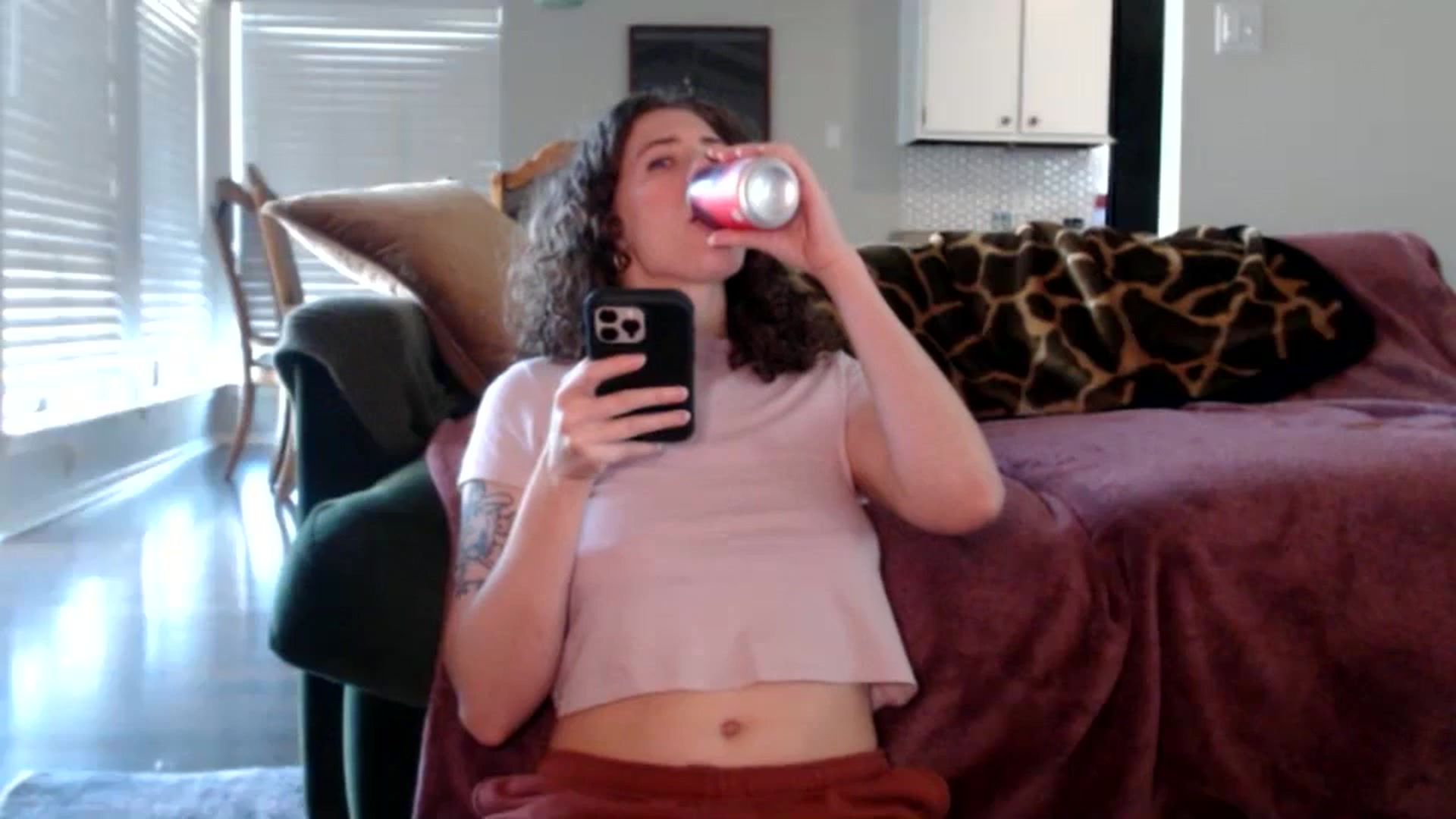 Gallery image thumbnail from Nicole_quinn's myfreecams stream on, 11/12/2024, 20:16 image 18 of 20