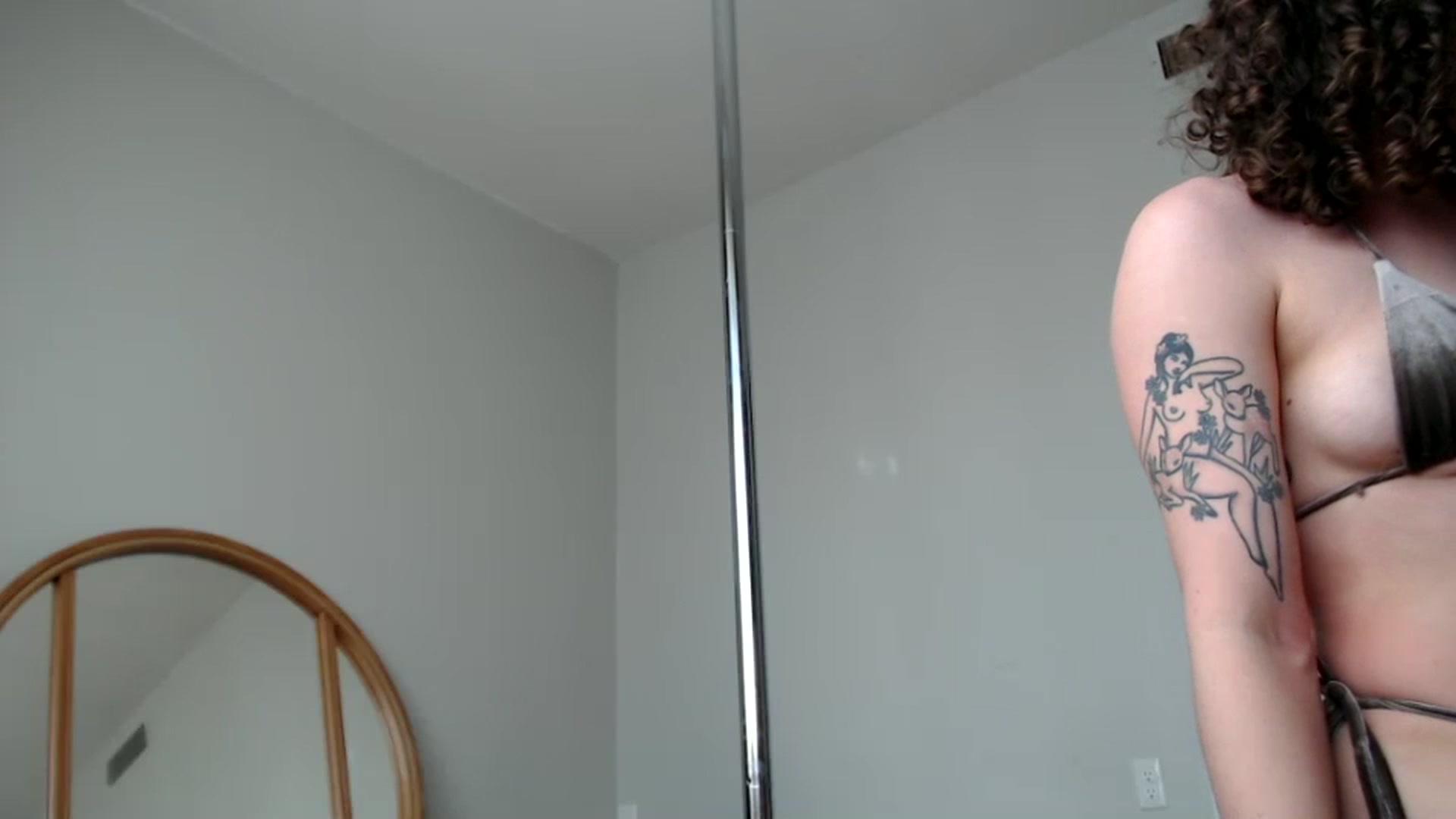 Gallery image thumbnail from Nicole_quinn's myfreecams stream on, 11/12/2024, 20:16 image 3 of 20