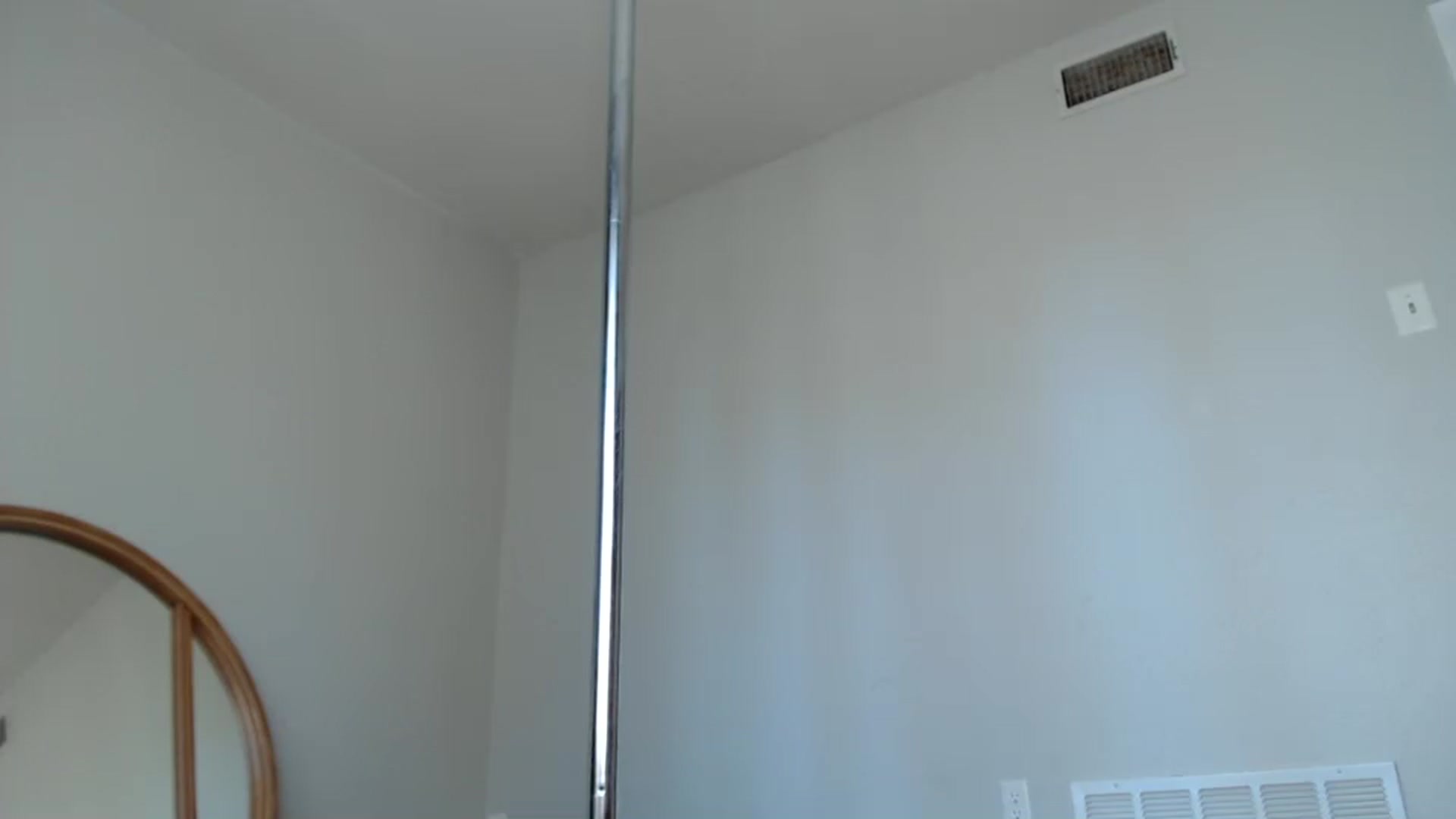 Gallery image thumbnail from Nicole_quinn's myfreecams stream on, 11/19/2024, 20:39 image 6 of 20