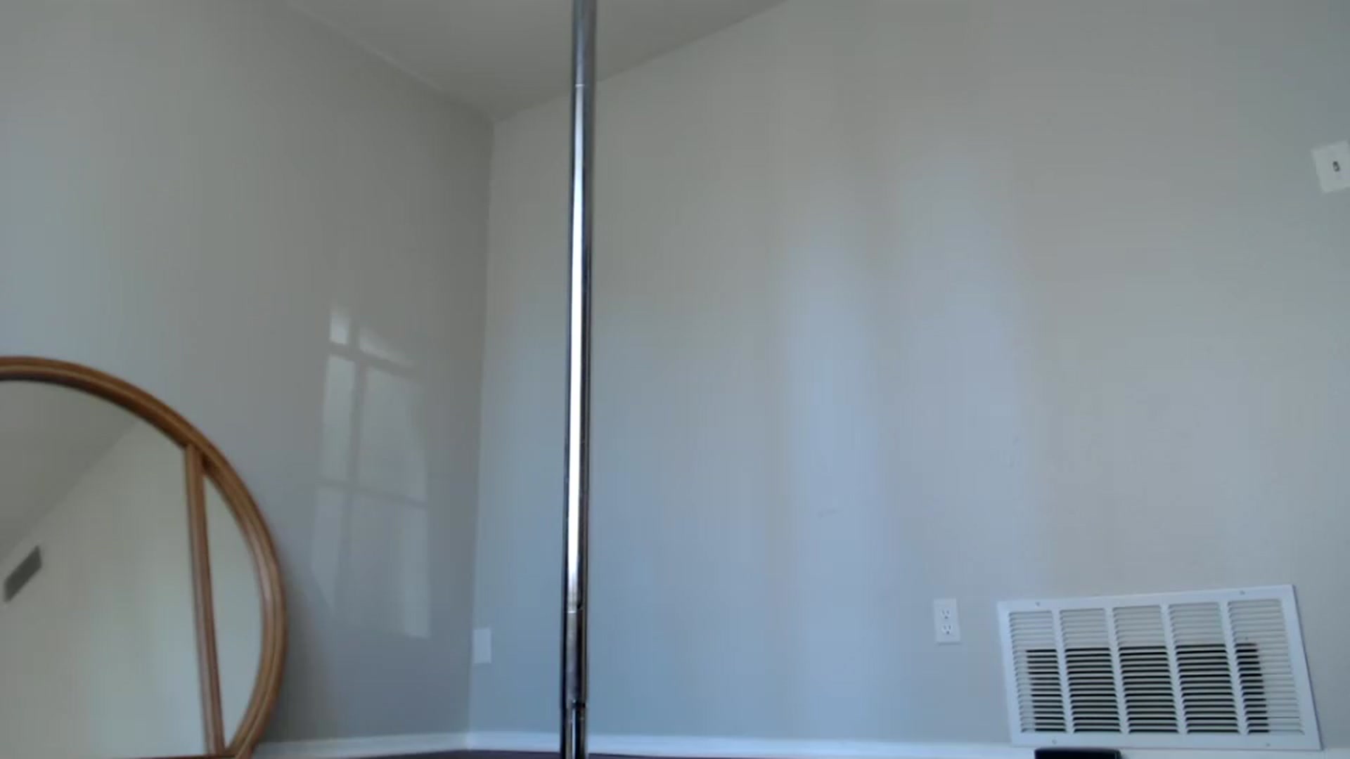 Gallery image thumbnail from Nicole_quinn's myfreecams stream on, 11/19/2024, 20:39 image 12 of 20