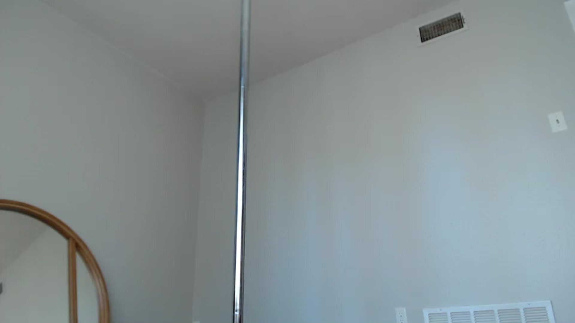 Gallery image thumbnail from Nicole_quinn's myfreecams stream on, 11/19/2024, 20:39 image 5 of 20
