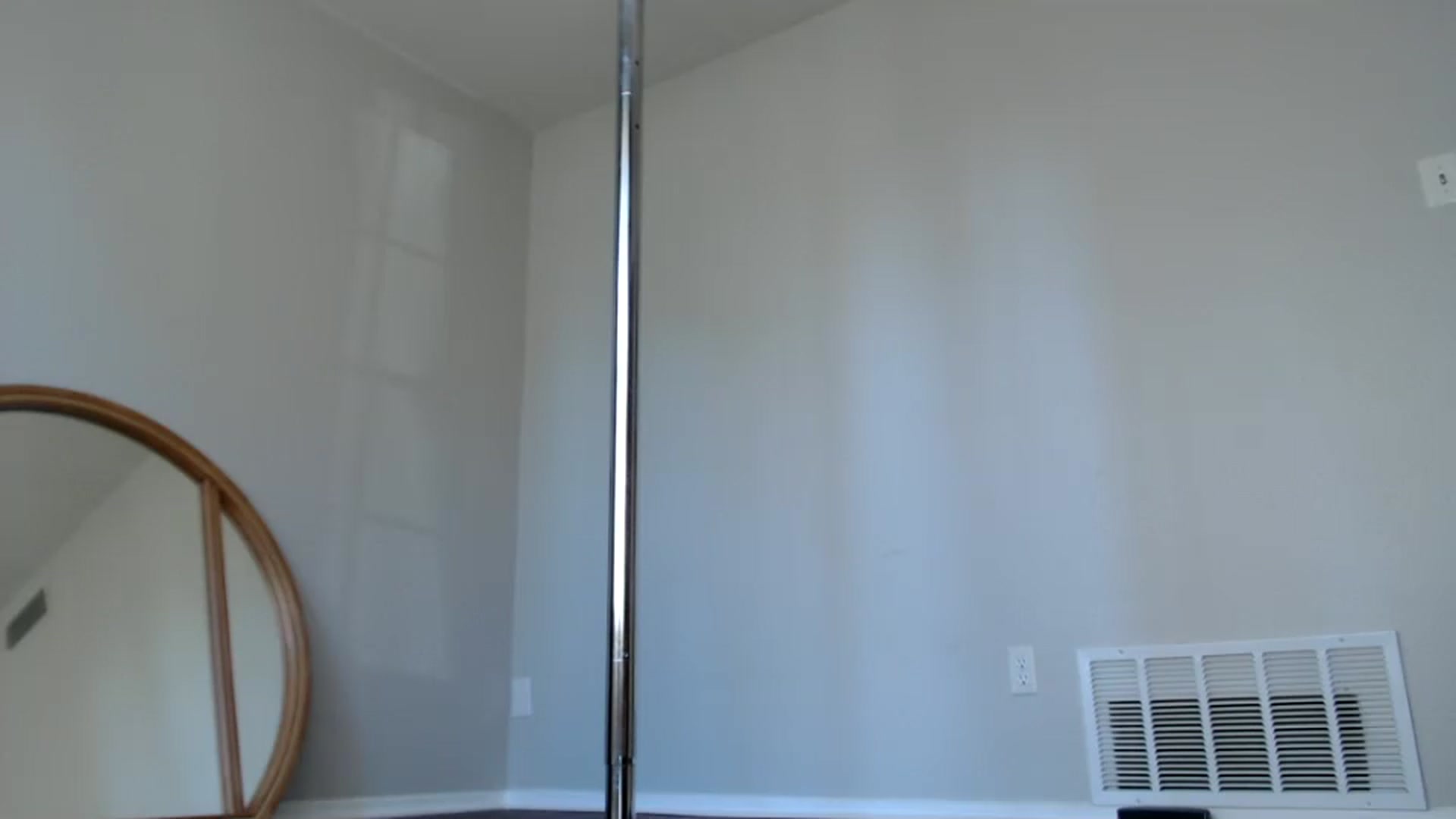 Gallery image thumbnail from Nicole_quinn's myfreecams stream on, 11/19/2024, 20:39 image 16 of 20