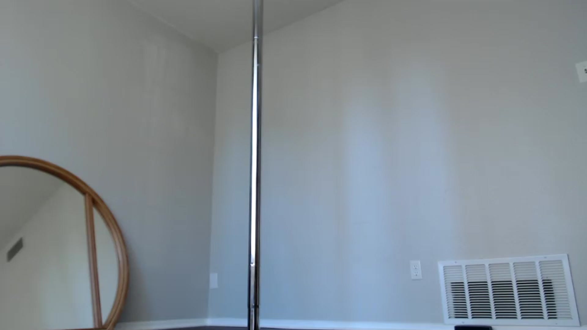 Gallery image thumbnail from Nicole_quinn's myfreecams stream on, 11/19/2024, 20:39 image 18 of 20