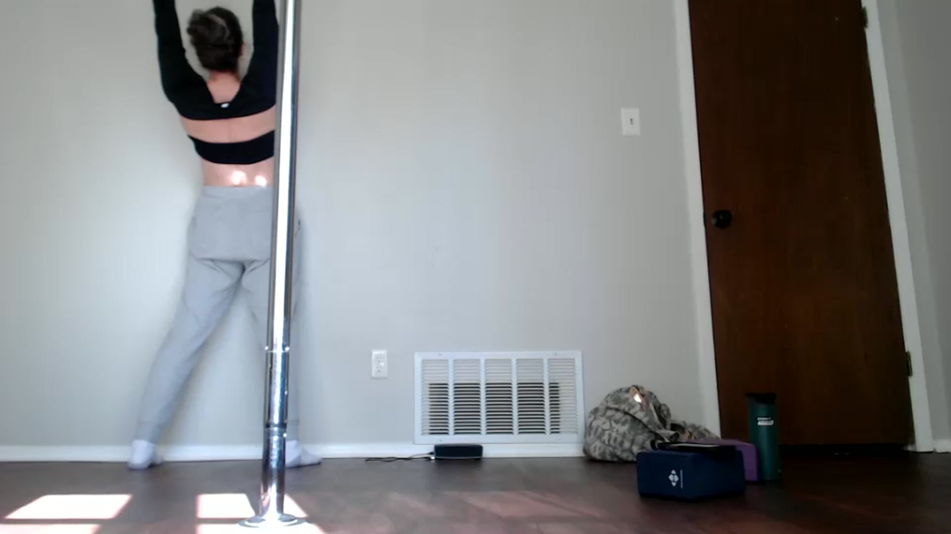 Gallery image thumbnail from Nicole_quinn's myfreecams stream on, 11/22/2024, 17:48 image 16 of 20