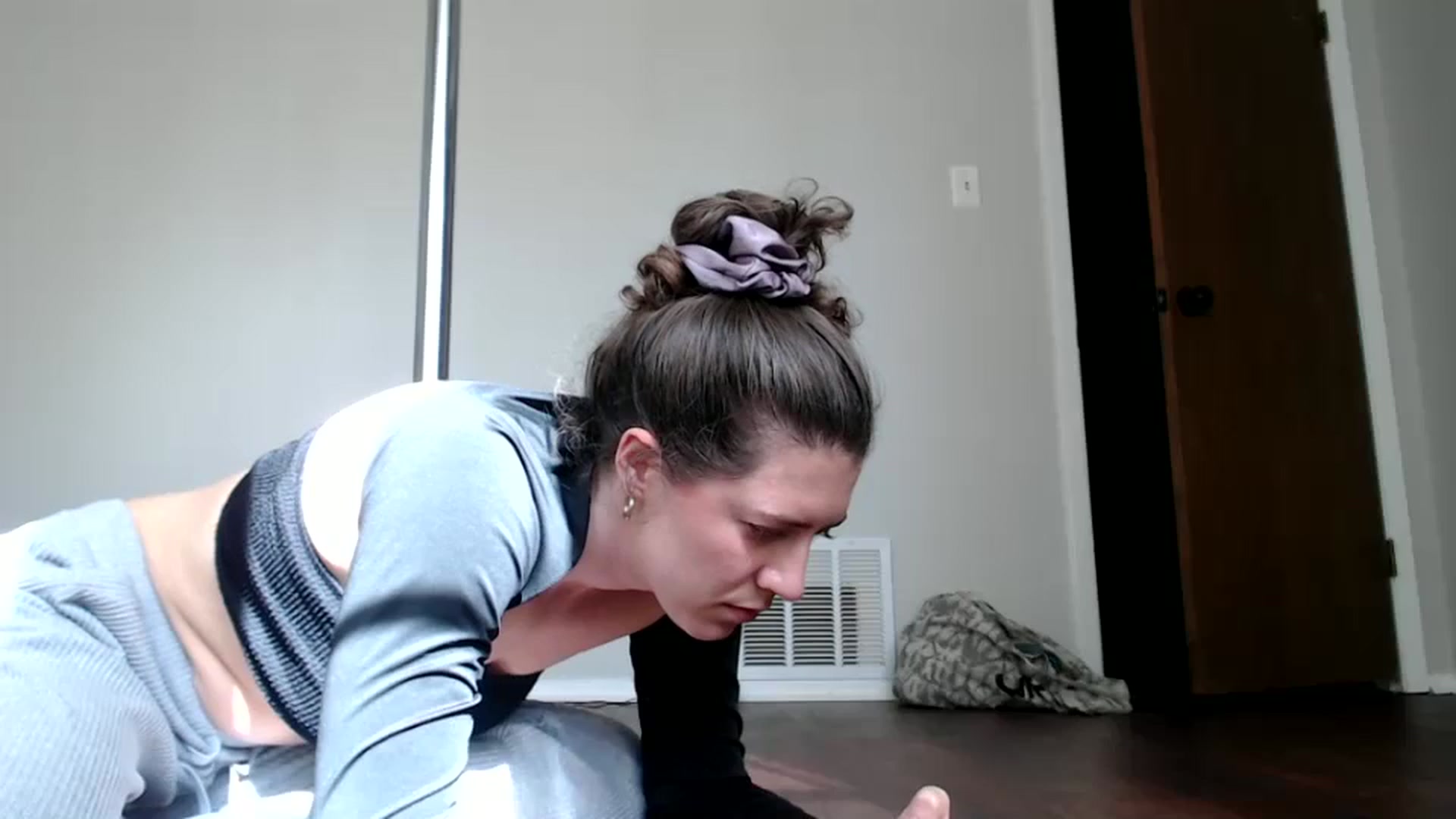Gallery image thumbnail from Nicole_quinn's myfreecams stream on, 11/22/2024, 17:48 image 14 of 20