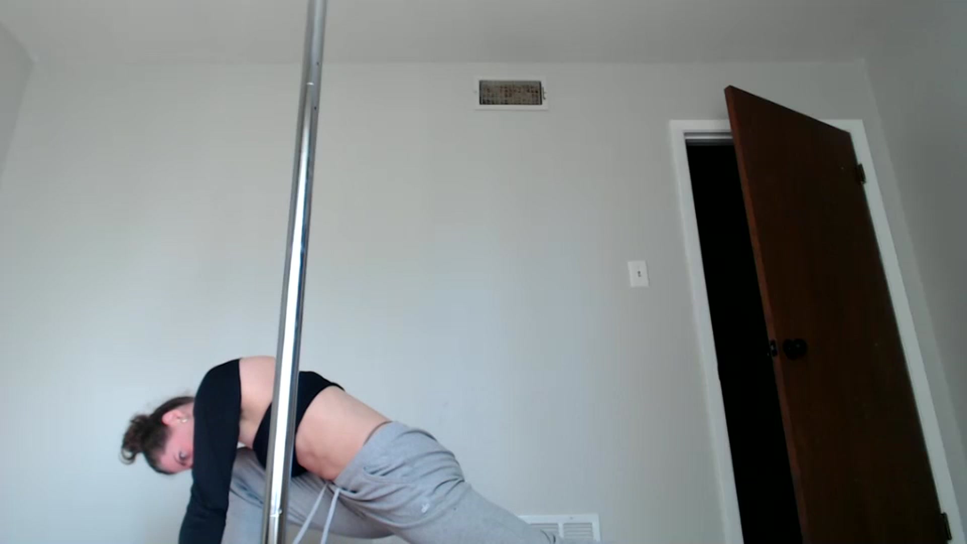 Gallery image thumbnail from Nicole_quinn's myfreecams stream on, 11/22/2024, 17:48 image 11 of 20