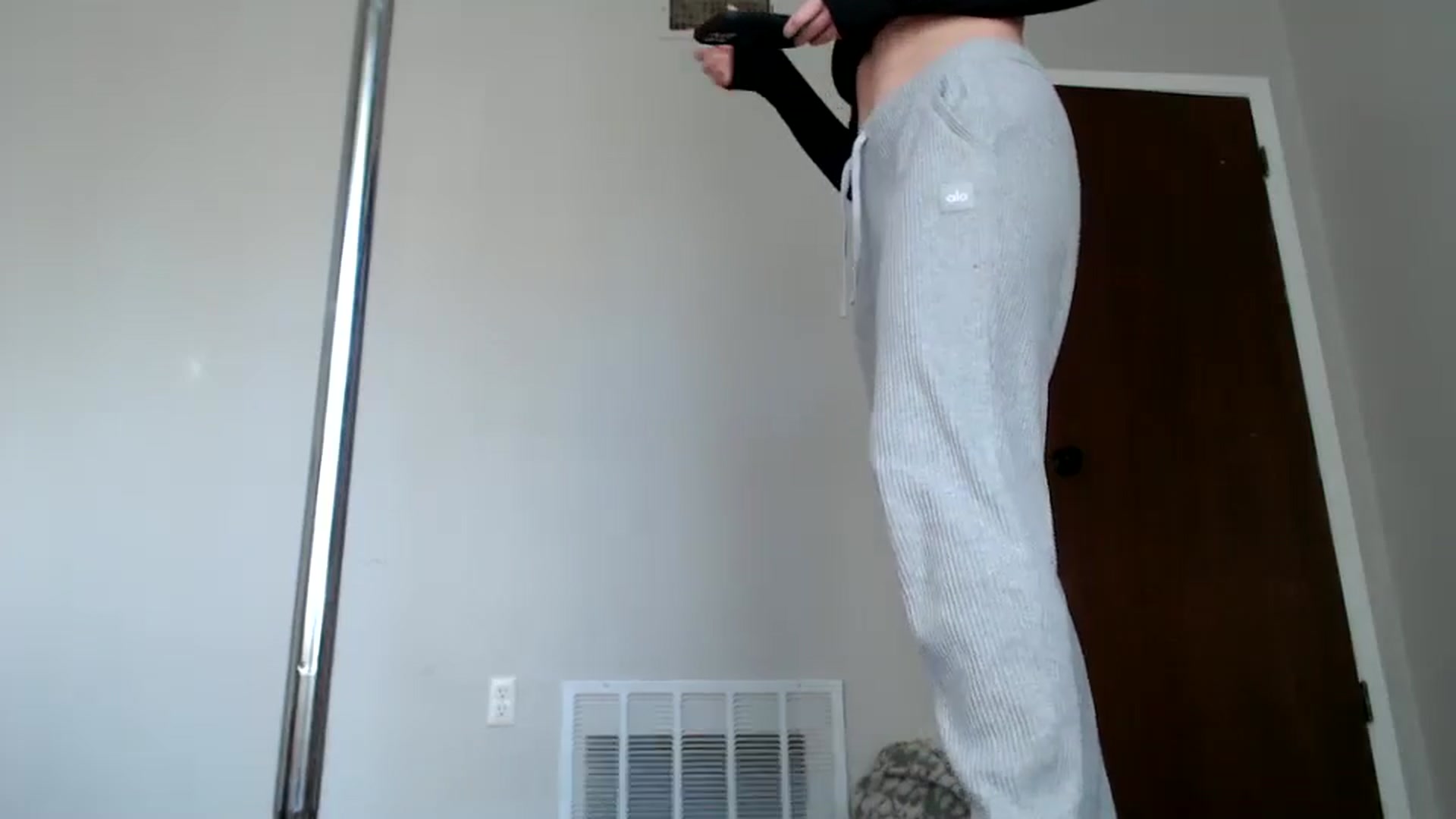 Gallery image thumbnail from Nicole_quinn's myfreecams stream on, 11/22/2024, 17:48 image 9 of 20