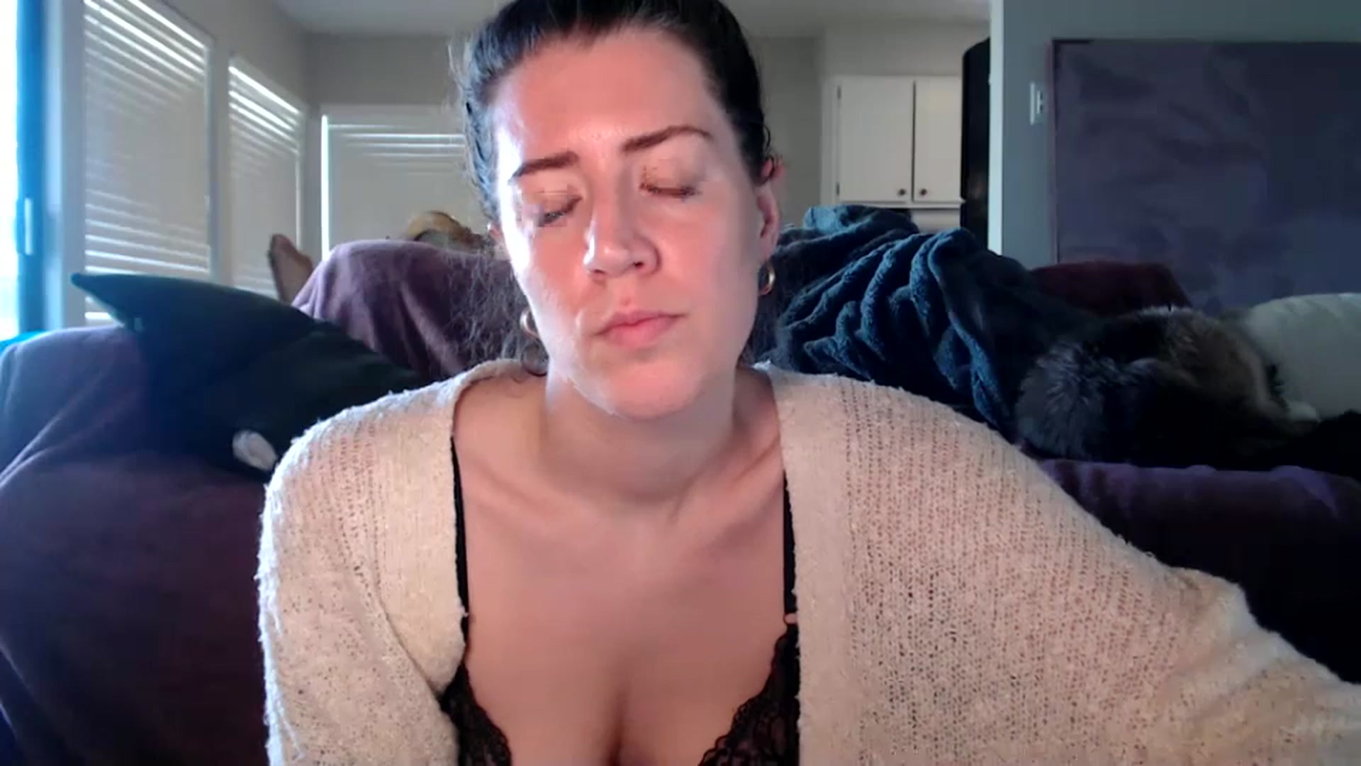 Gallery image thumbnail from Nicole_quinn's myfreecams stream on, 11/23/2024, 21:43 image 9 of 20