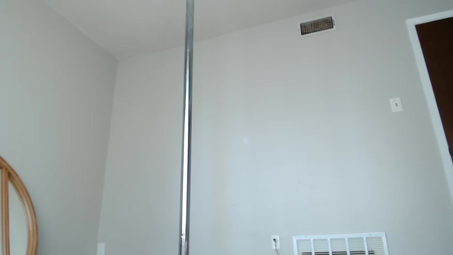 Gallery image thumbnail from Nicole_quinn's myfreecams stream on, 11/25/2024, 19:09 image 12 of 20