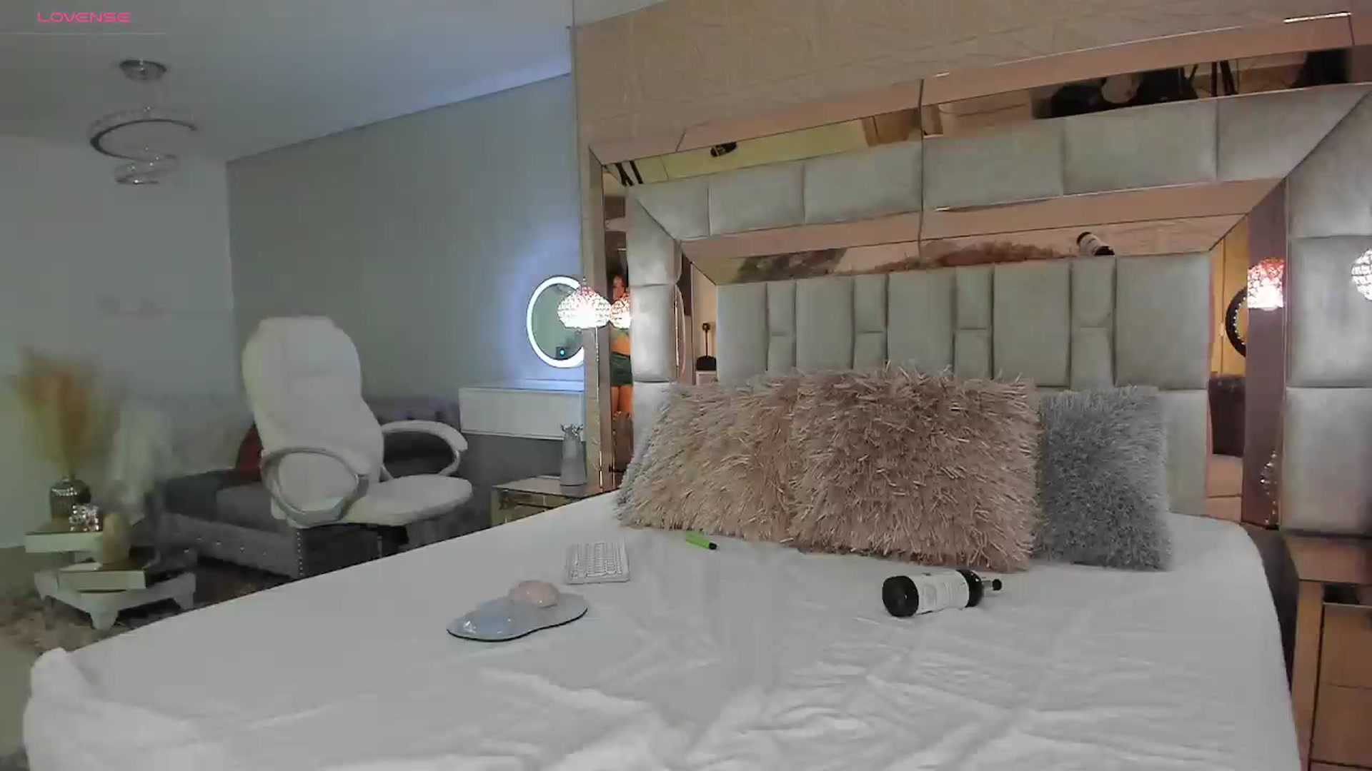 Gallery image thumbnail from Nicole_stormy's myfreecams stream on, 10/26/2023, 24:03 image 20 of 20