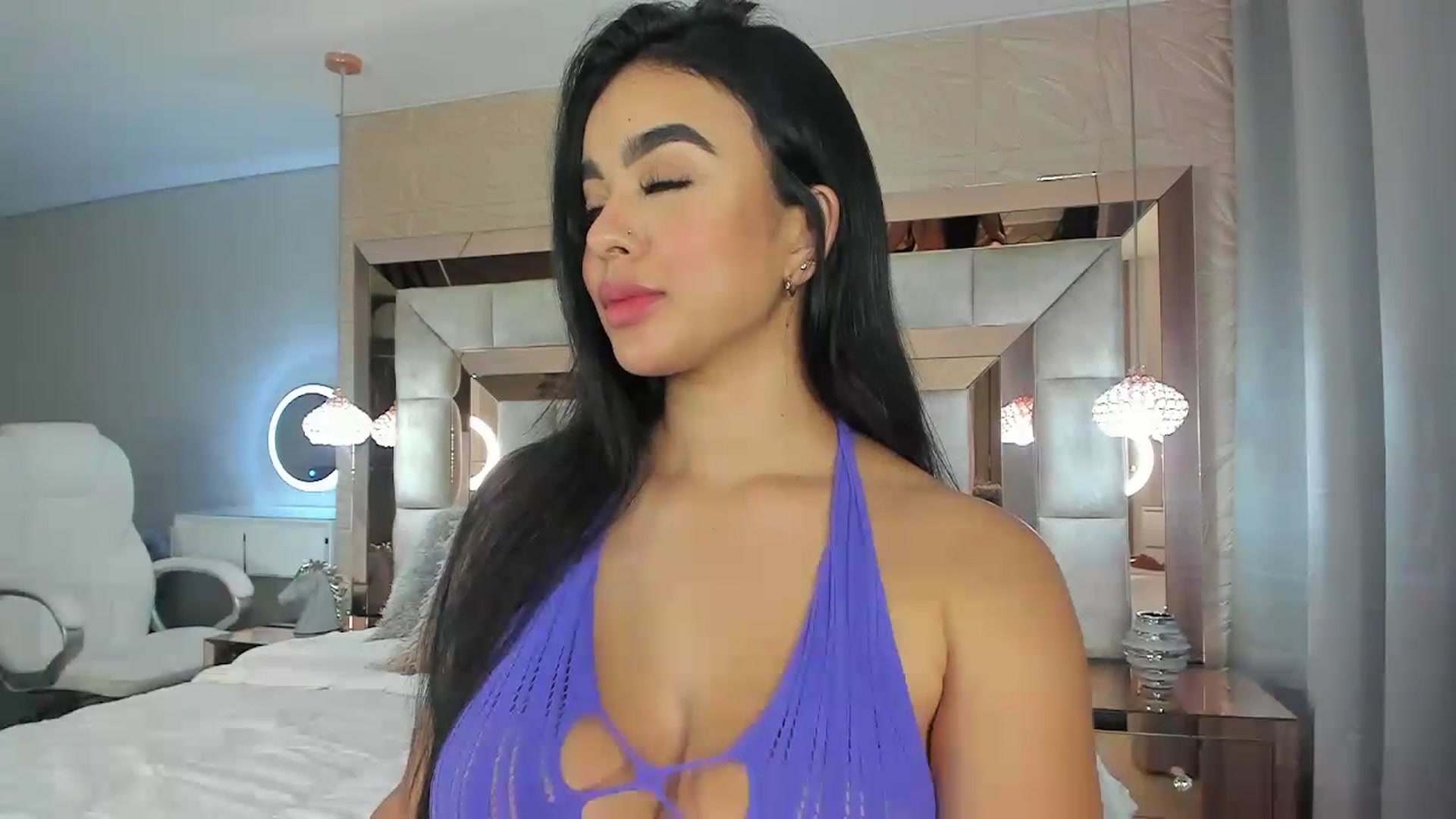 Gallery image thumbnail from Nicole_stormy's myfreecams stream on, 11/01/2023, 23:39 image 14 of 20