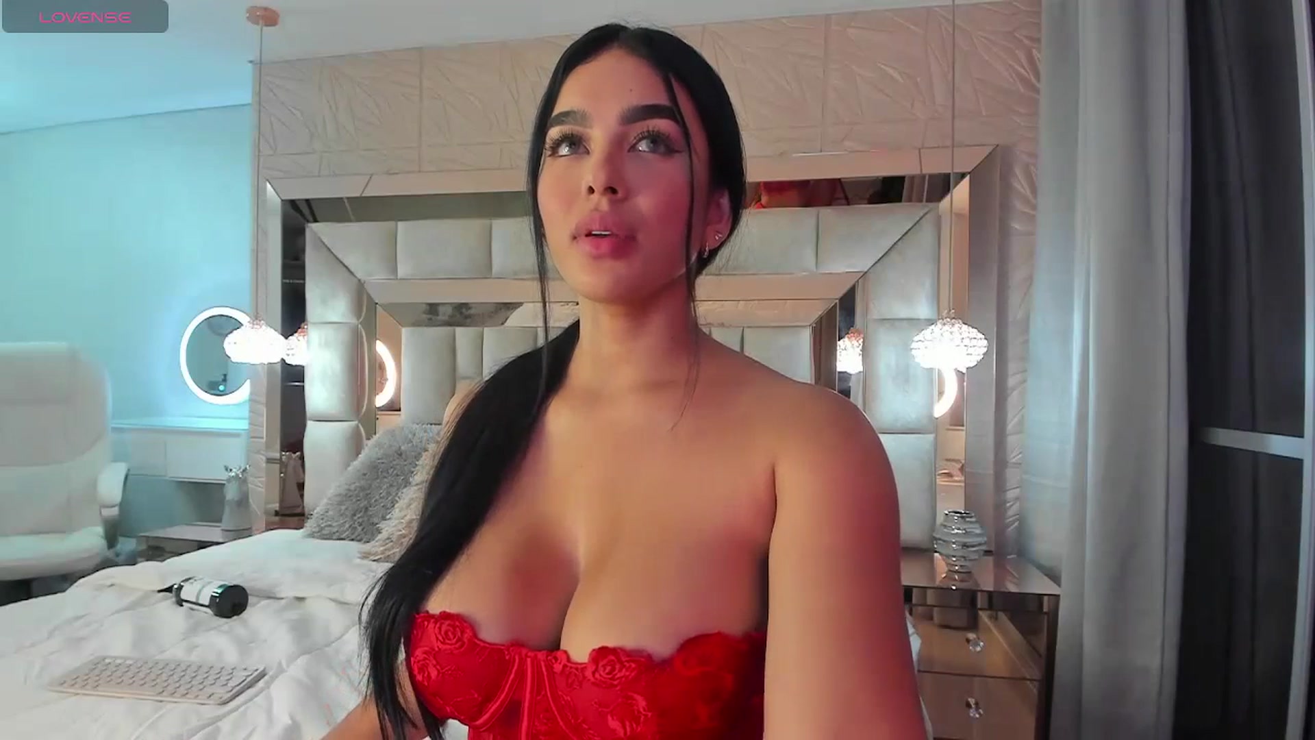 Gallery image thumbnail from Nicole_stormy's myfreecams stream on, 11/22/2023, 03:31 image 4 of 20