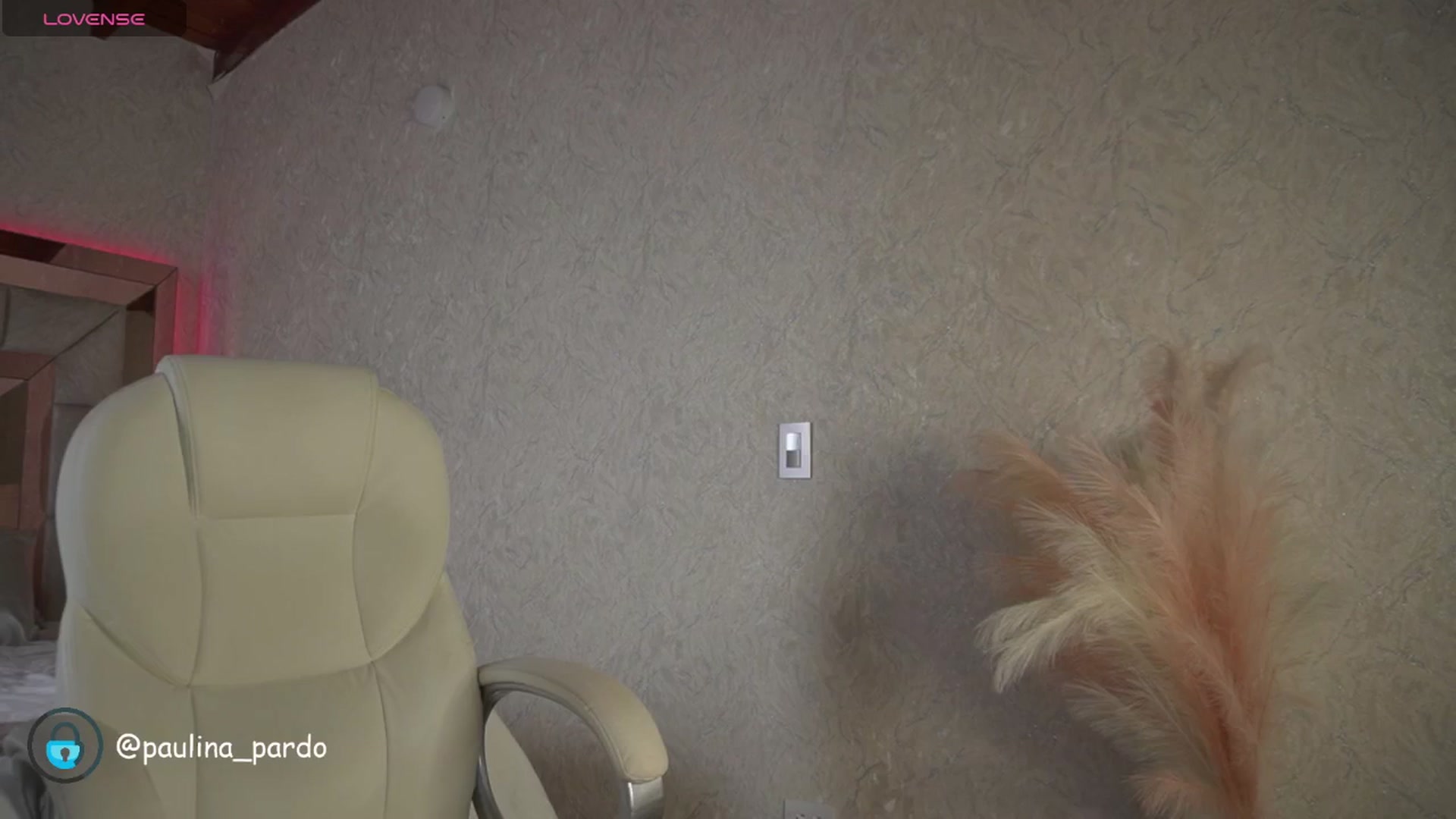 Gallery image thumbnail from Nicole_stormy's myfreecams stream on, 10/29/2024, 19:25 image 10 of 20