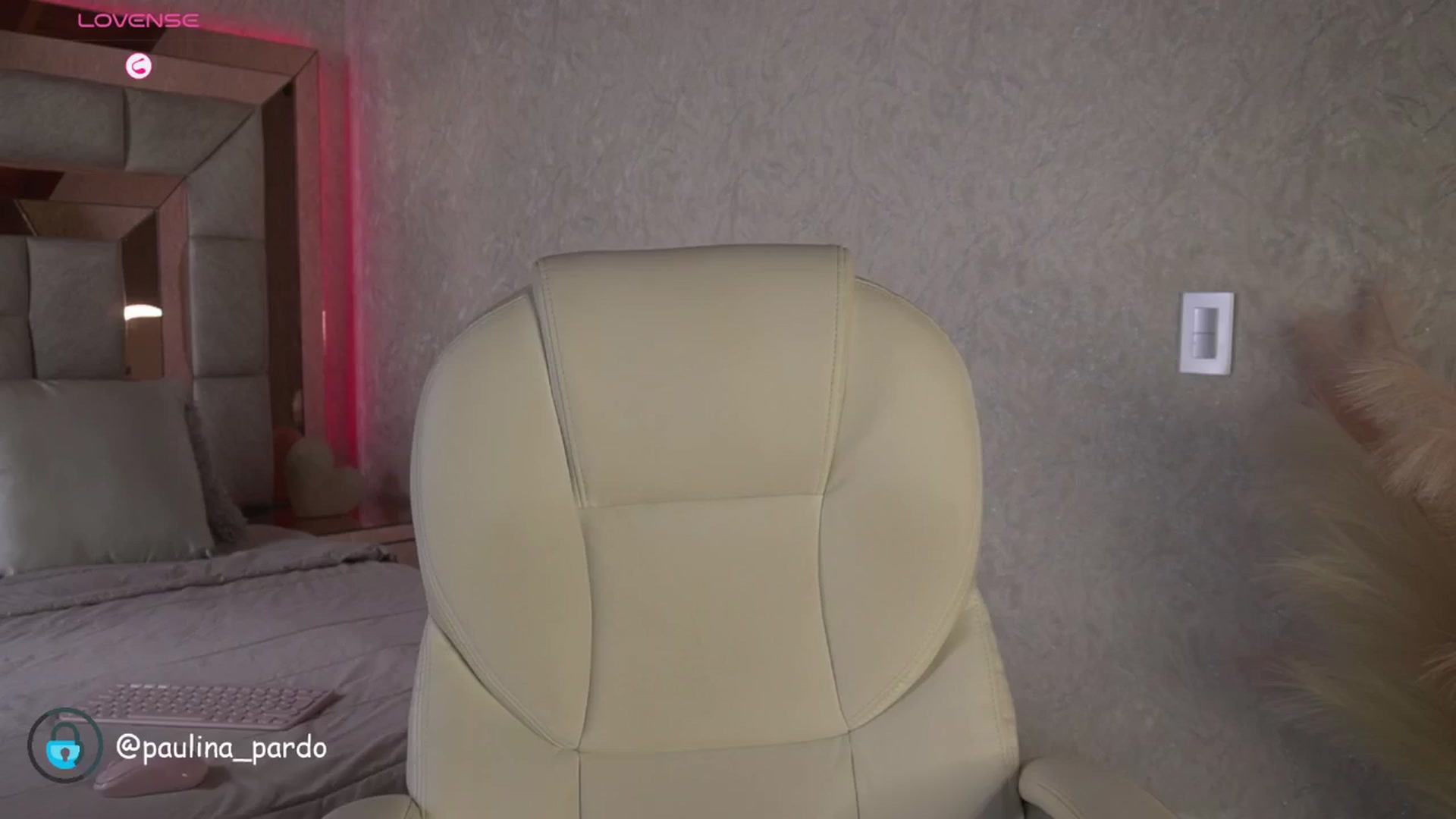 Gallery image thumbnail from Nicole_stormy's myfreecams stream on, 11/05/2024, 20:50 image 4 of 20