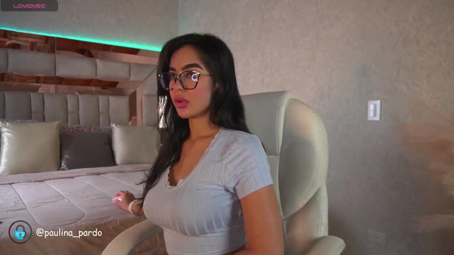 Gallery image thumbnail from Nicole_stormy's myfreecams stream on, 11/16/2024, 16:33 image 8 of 20