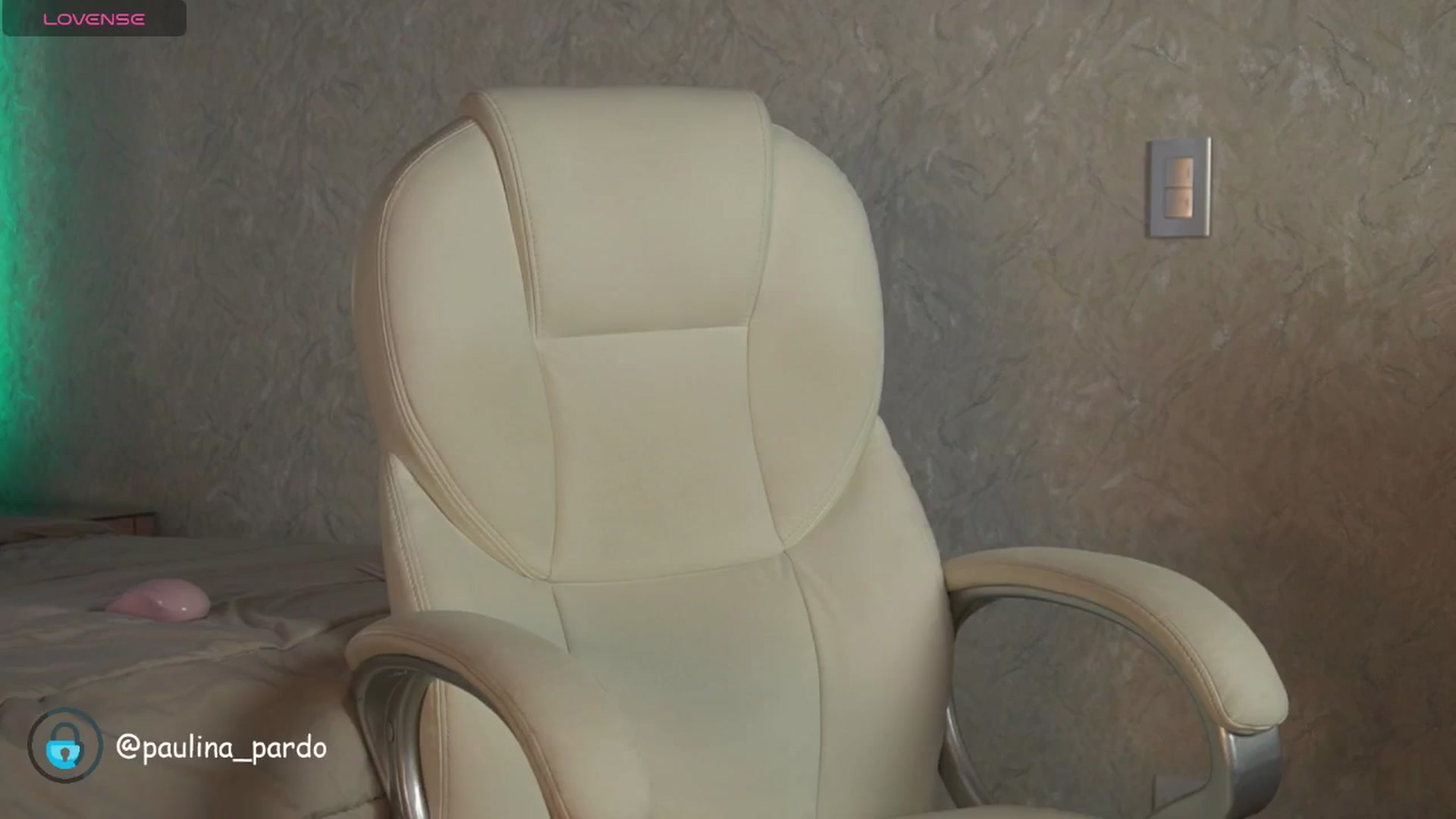 Gallery image thumbnail from Nicole_stormy's myfreecams stream on, 11/20/2024, 24:07 image 3 of 20