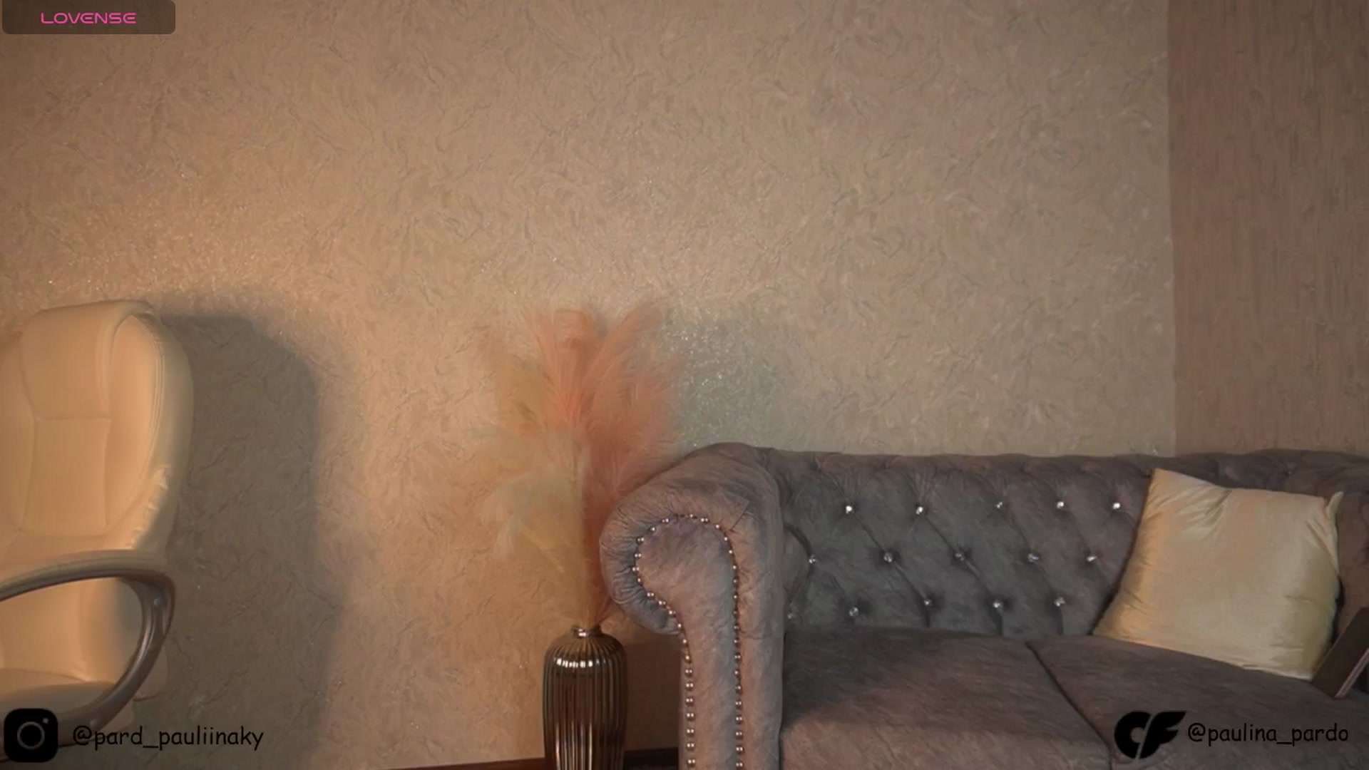 Gallery image thumbnail from Nicole_stormy's myfreecams stream on, 12/27/2024, 03:53 image 2 of 20