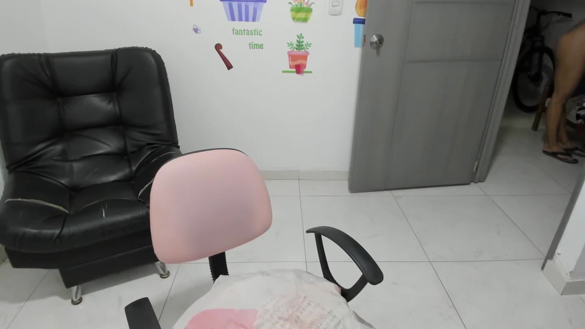 Gallery image thumbnail from Nicoledavis's myfreecams stream on, 06/18/2024, 07:36 image 4 of 20