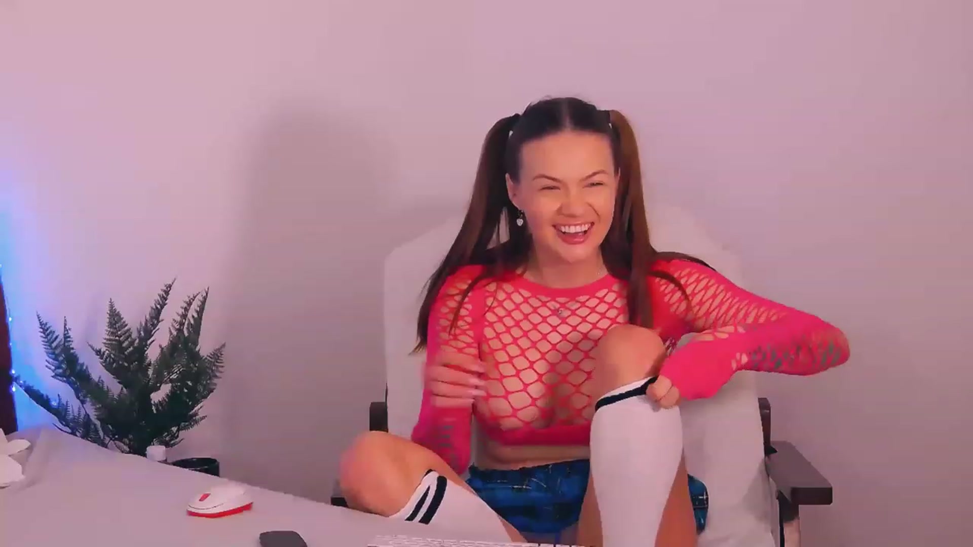 Gallery image thumbnail from Nicolett3X's myfreecams stream on, 02/07/2023, 11:10 image 2 of 20