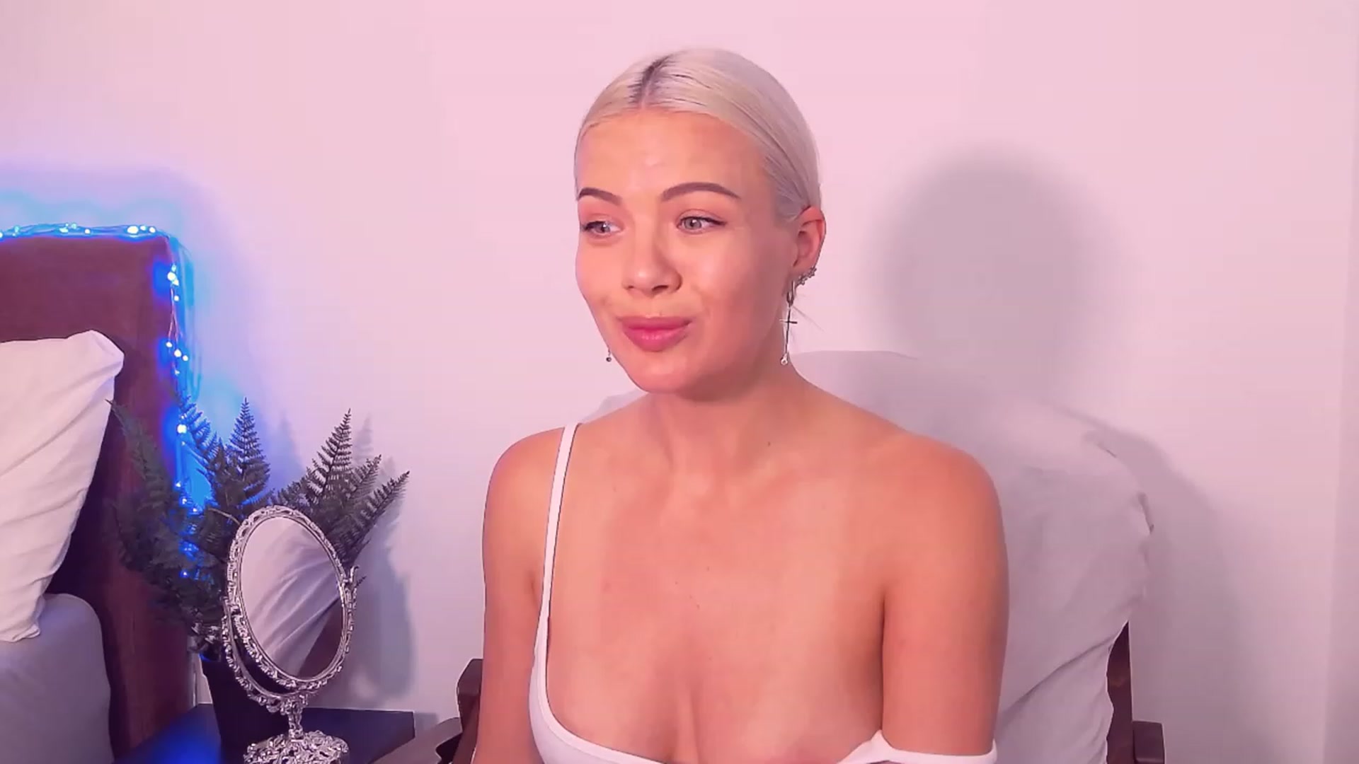 Gallery image thumbnail from Nicolett3X's myfreecams stream on, 03/21/2023, 12:35 image 6 of 20