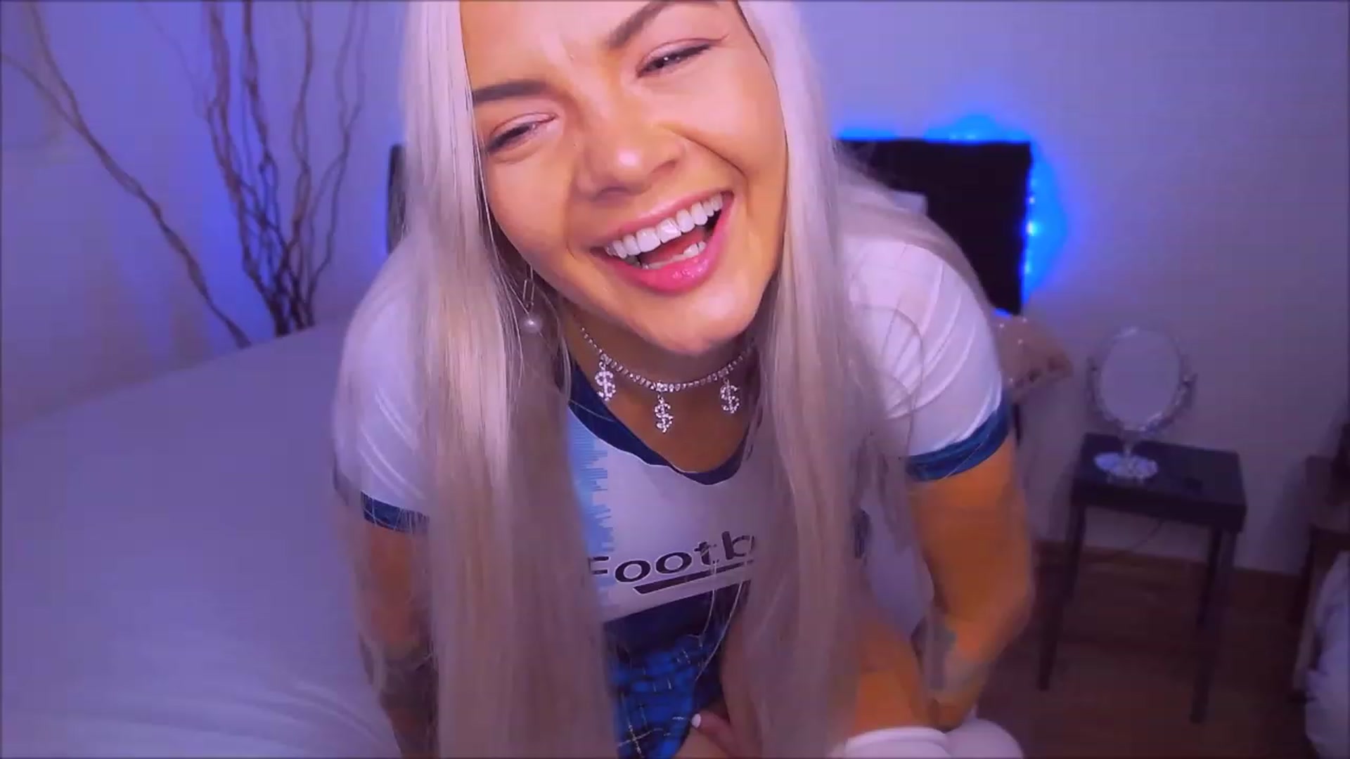 Gallery image thumbnail from Nicolett3X's myfreecams stream on, 05/19/2023, 11:31 image 12 of 20