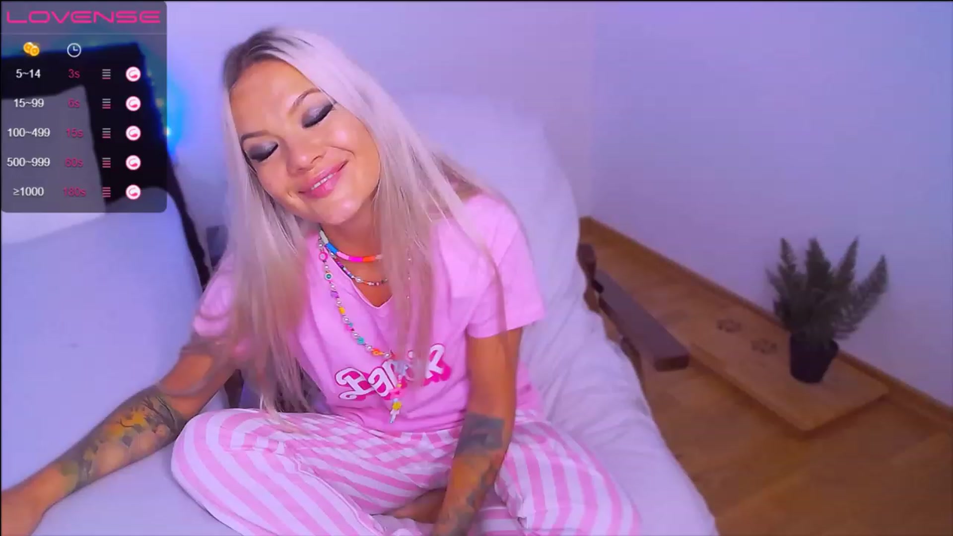 Gallery image thumbnail from Nicolett3X's myfreecams stream on, 06/01/2023, 13:18 image 12 of 20