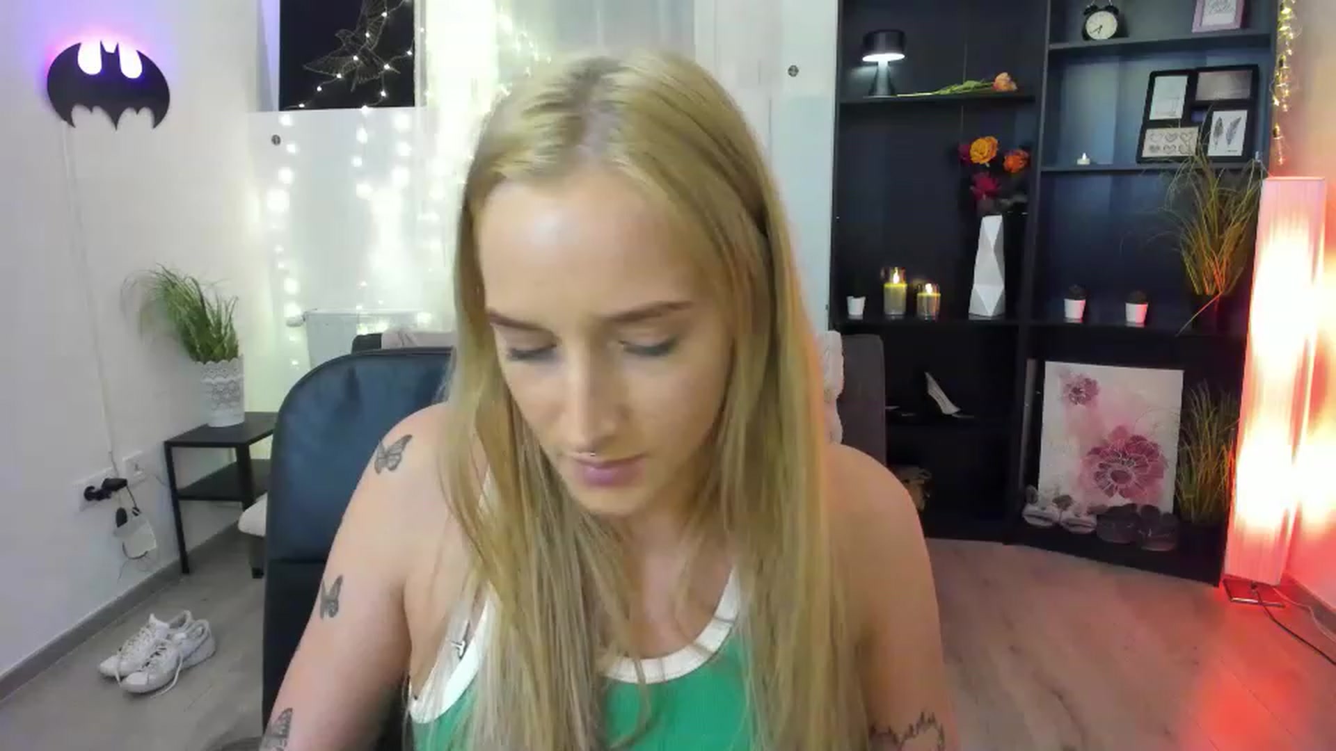 Gallery image thumbnail from NicoletteShea's myfreecams stream on, 03/09/2023, 17:53 image 4 of 20