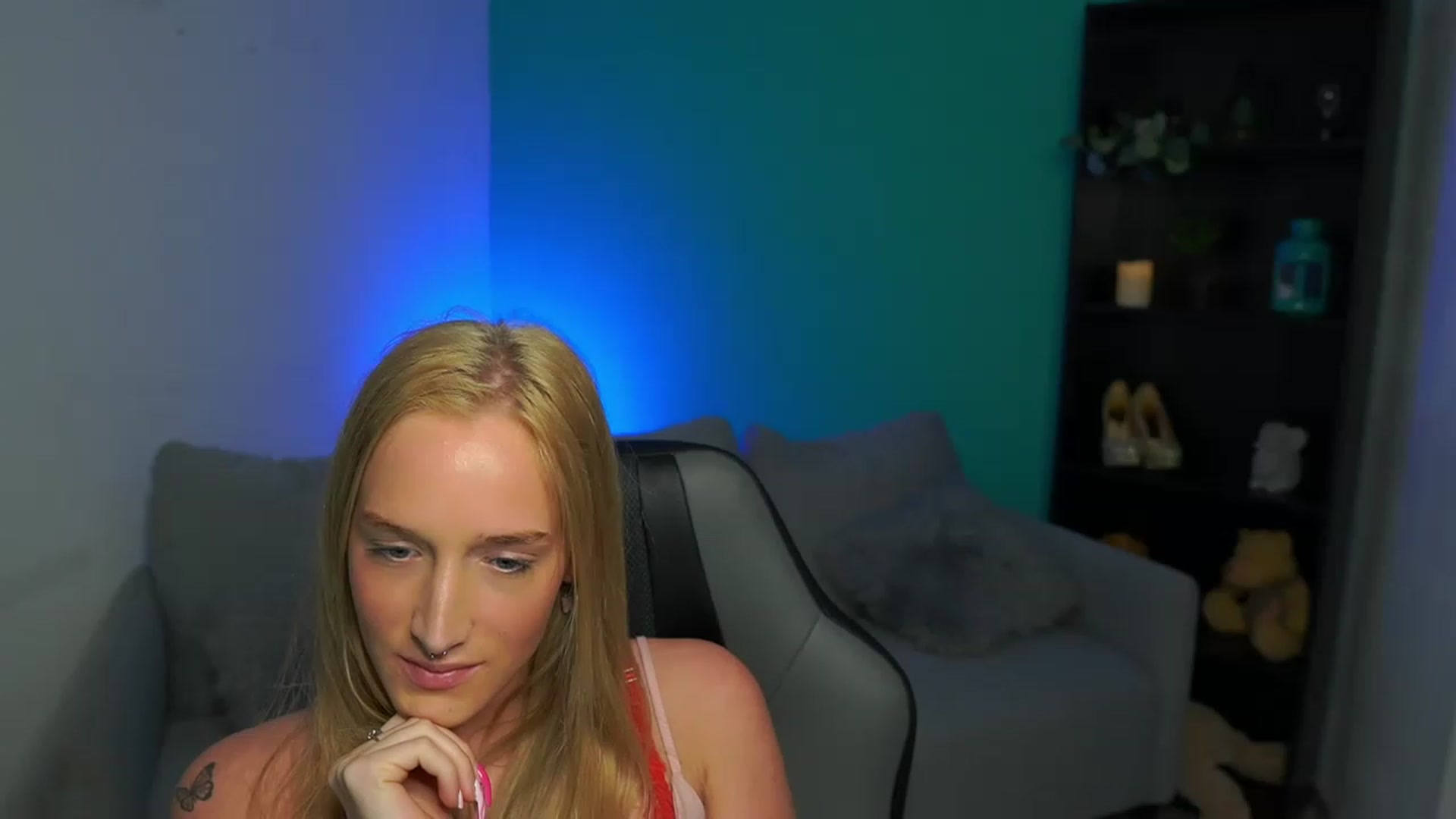 Gallery image thumbnail from NicoletteShea's myfreecams stream on, 03/16/2023, 19:03 image 4 of 20