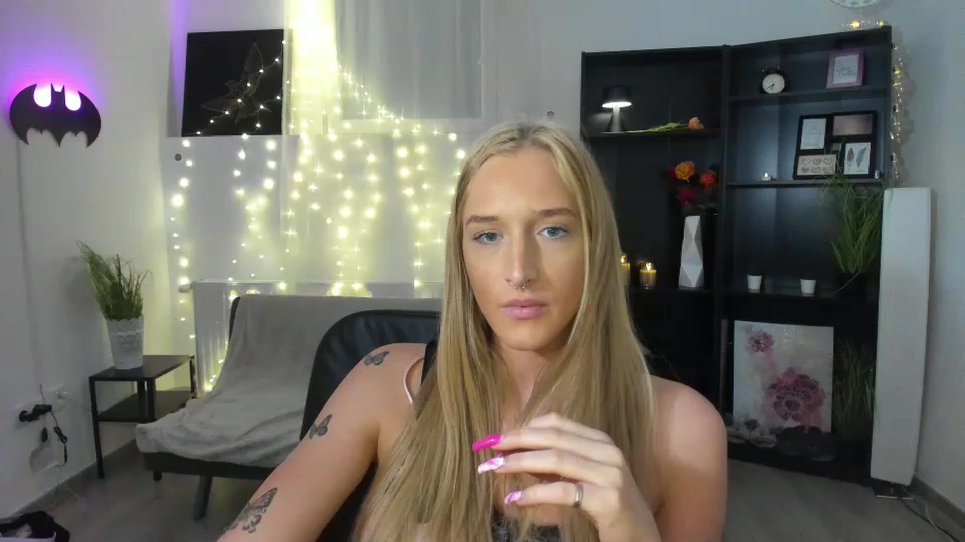 Gallery image thumbnail from NicoletteShea's myfreecams stream on, 03/17/2023, 11:09 image 20 of 20