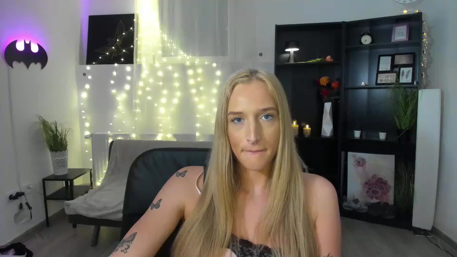 Gallery image thumbnail from NicoletteShea's myfreecams stream on, 03/17/2023, 11:09 image 8 of 20