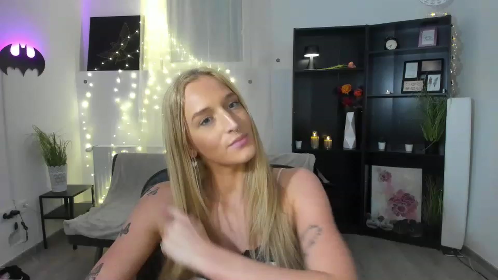 Gallery image thumbnail from NicoletteShea's myfreecams stream on, 03/17/2023, 13:58 image 11 of 20