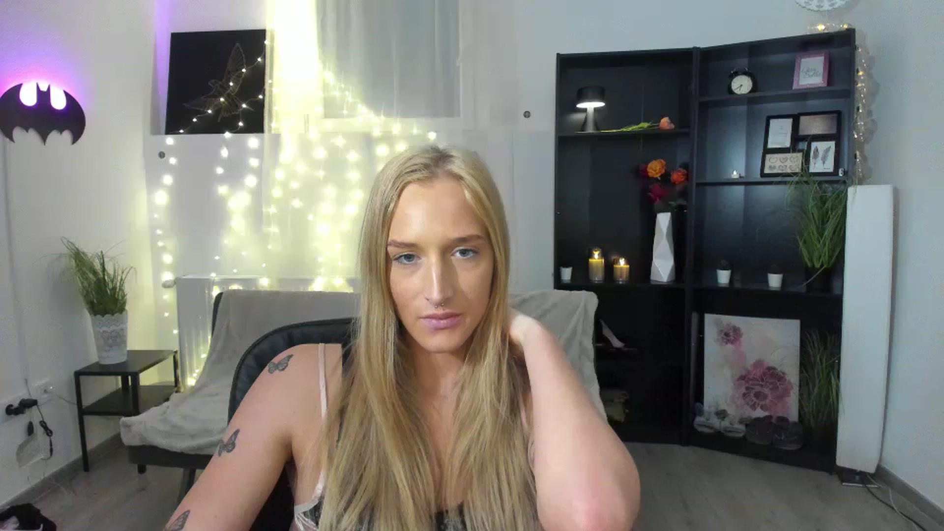 Gallery image thumbnail from NicoletteShea's myfreecams stream on, 03/17/2023, 13:58 image 15 of 20