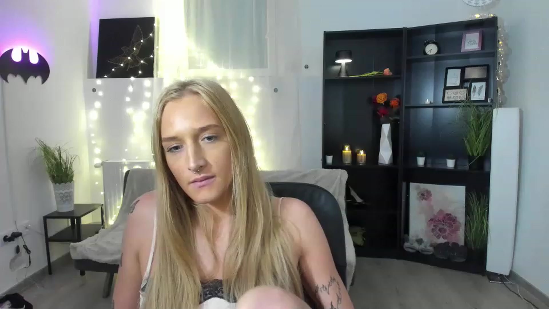 Gallery image thumbnail from NicoletteShea's myfreecams stream on, 03/17/2023, 13:58 image 6 of 20