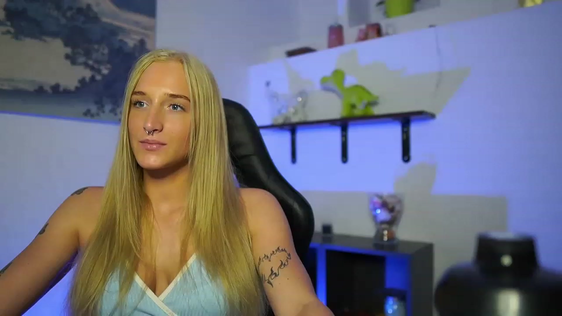 Gallery image thumbnail from NicoletteShea's myfreecams stream on, 03/21/2023, 15:47 image 12 of 20
