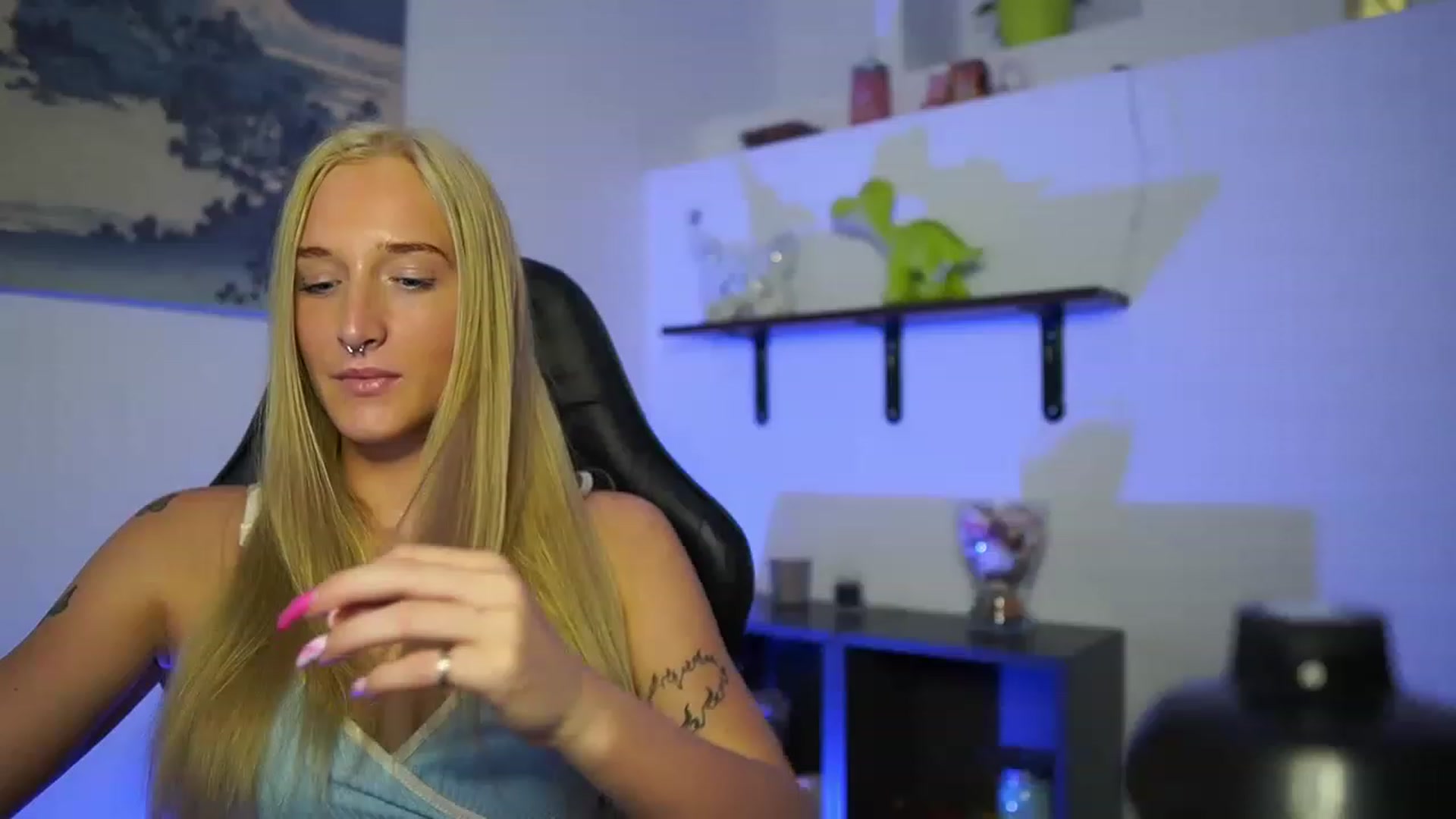 Gallery image thumbnail from NicoletteShea's myfreecams stream on, 03/21/2023, 15:47 image 6 of 20