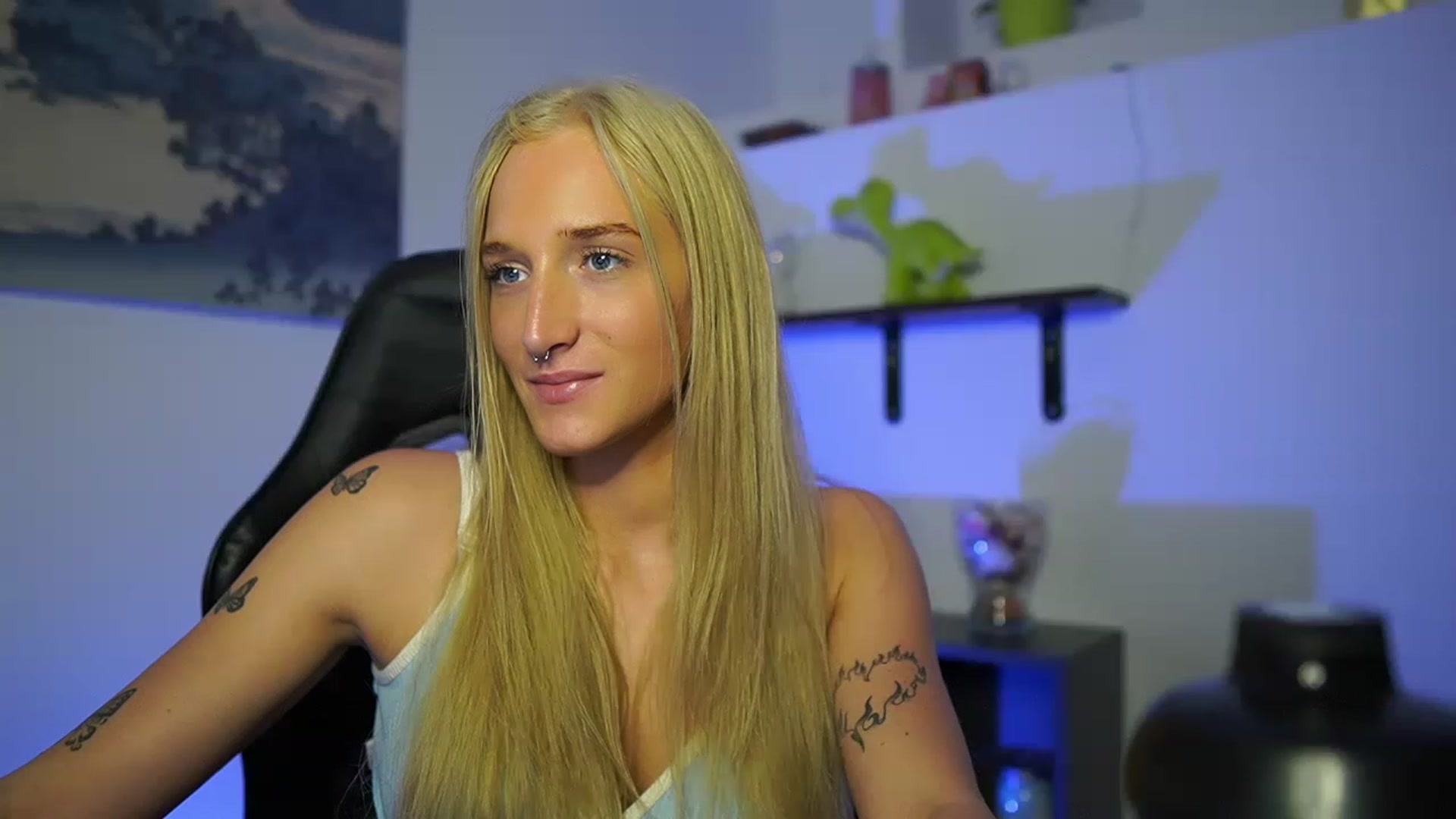 Gallery image thumbnail from NicoletteShea's myfreecams stream on, 03/21/2023, 15:47 image 11 of 20