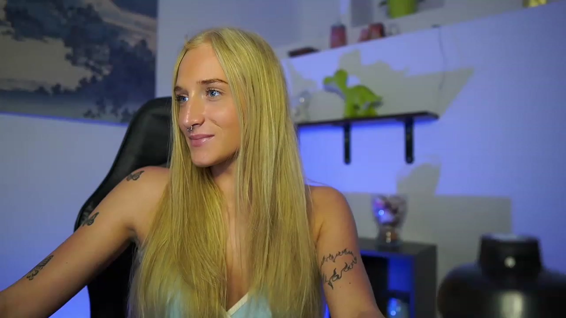 Gallery image thumbnail from NicoletteShea's myfreecams stream on, 03/21/2023, 15:47 image 9 of 20