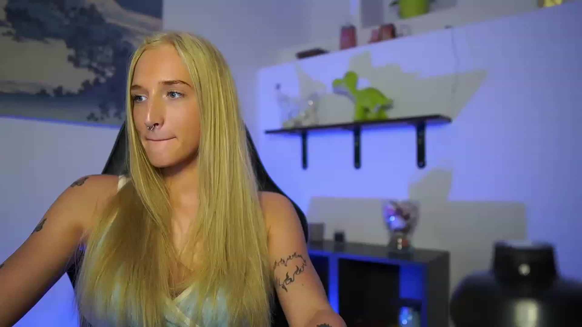 Gallery image thumbnail from NicoletteShea's myfreecams stream on, 03/21/2023, 15:47 image 4 of 20