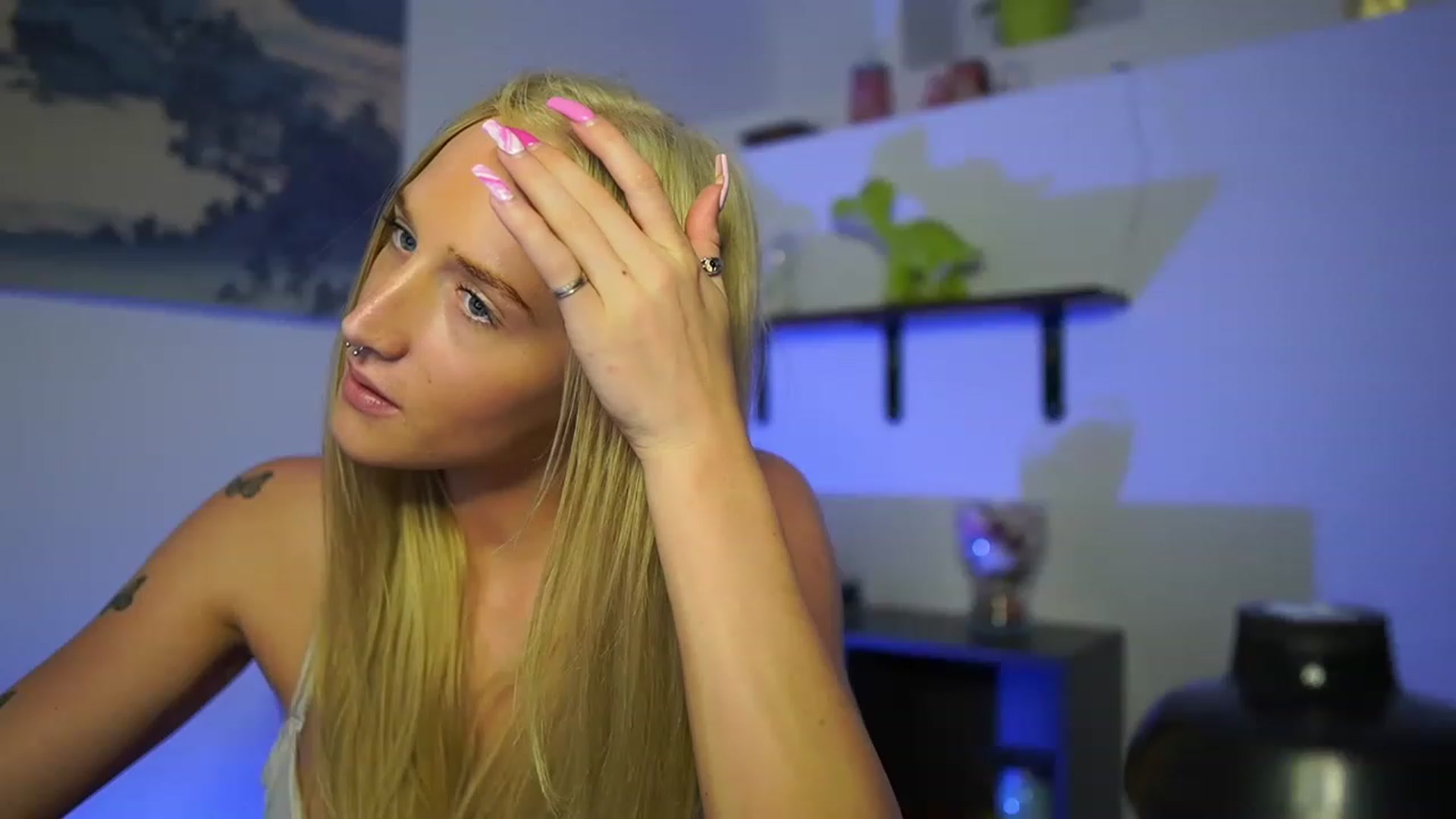 Gallery image thumbnail from NicoletteShea's myfreecams stream on, 03/21/2023, 17:09 image 3 of 20