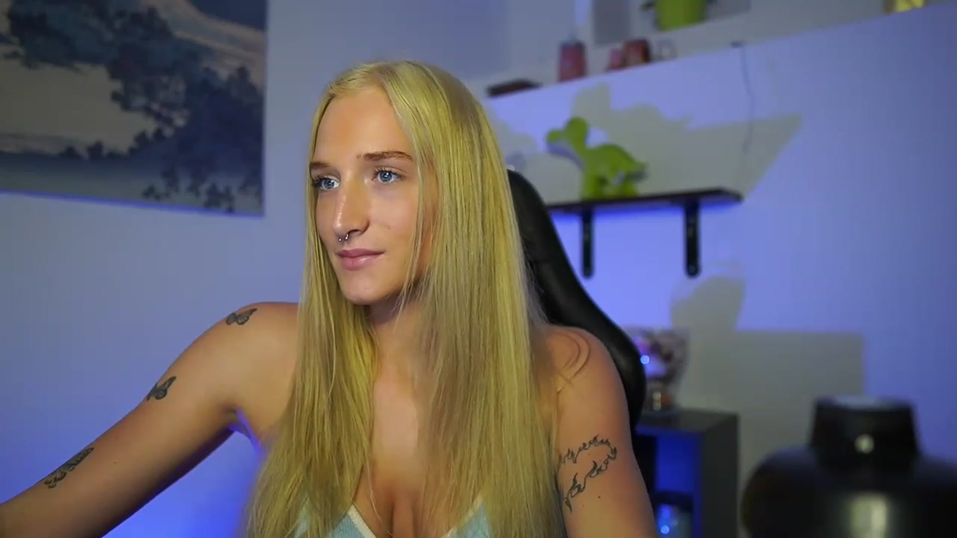 Gallery image thumbnail from NicoletteShea's myfreecams stream on, 03/21/2023, 17:09 image 15 of 20