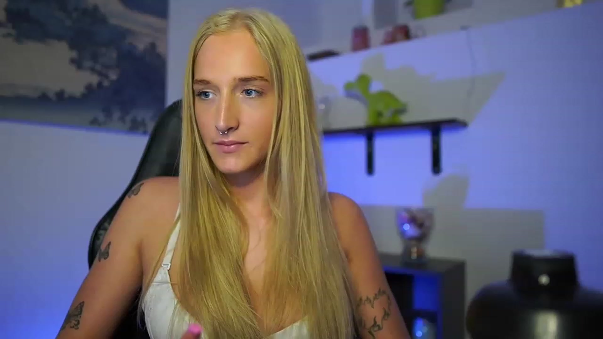 Gallery image thumbnail from NicoletteShea's myfreecams stream on, 03/21/2023, 17:09 image 1 of 20