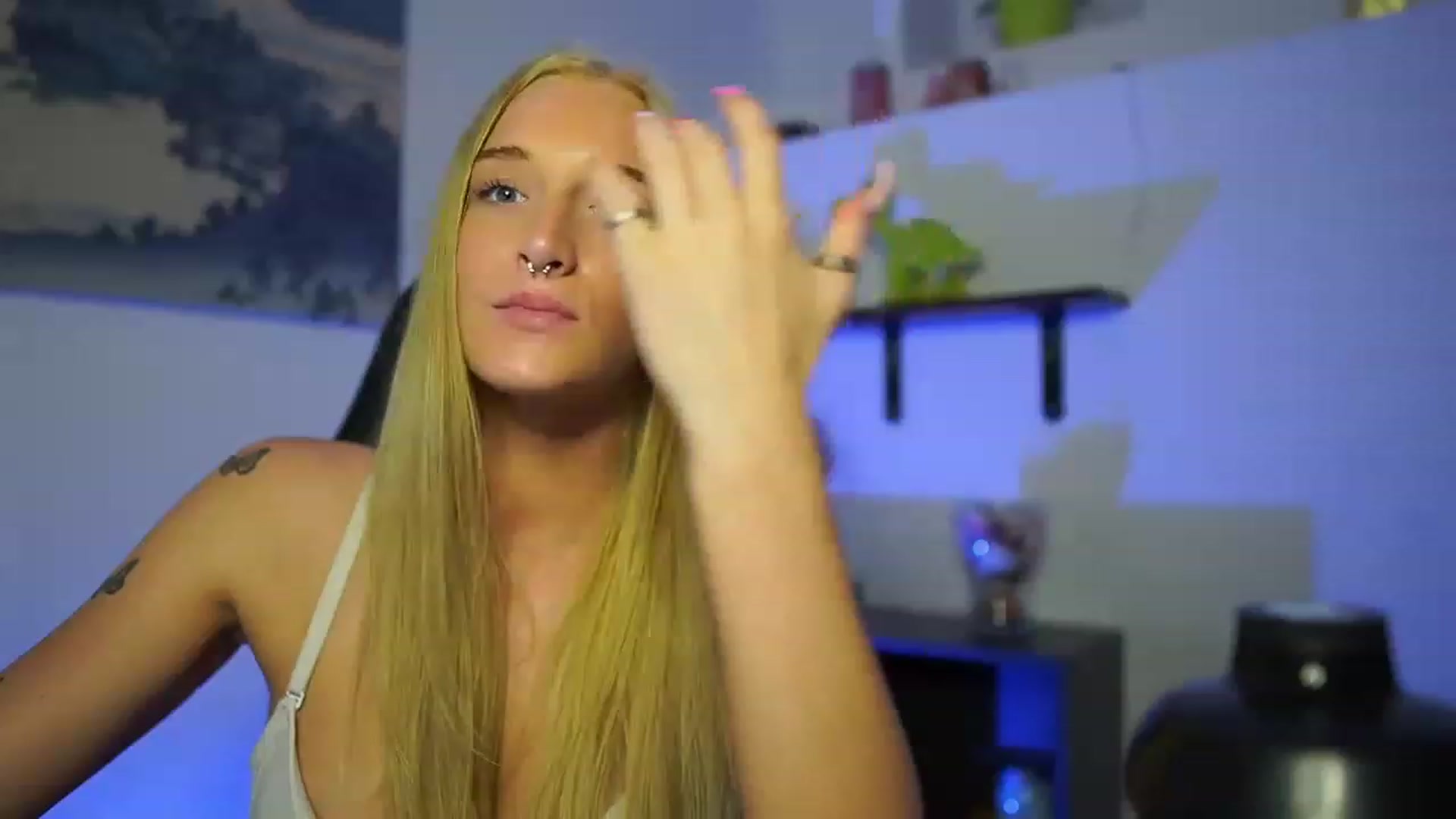 Gallery image thumbnail from NicoletteShea's myfreecams stream on, 03/21/2023, 17:09 image 4 of 20