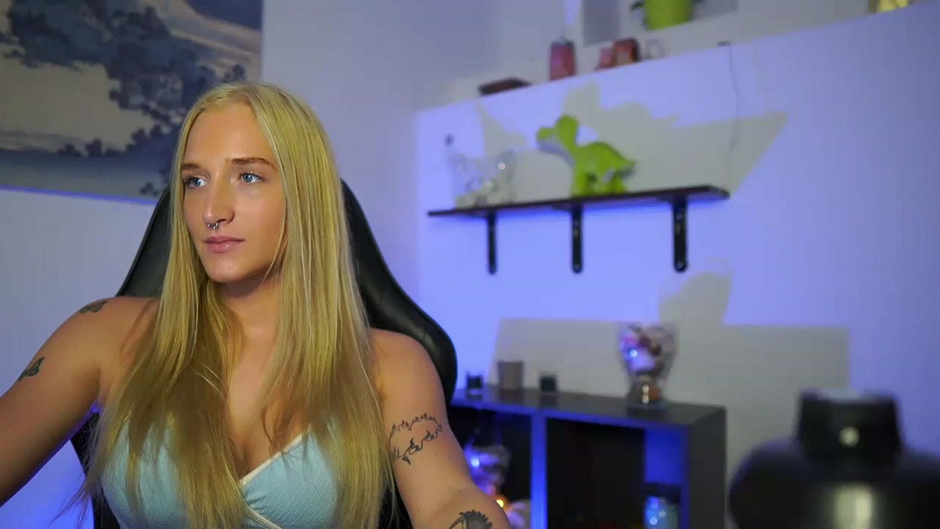 Gallery image thumbnail from NicoletteShea's myfreecams stream on, 03/21/2023, 17:09 image 14 of 20