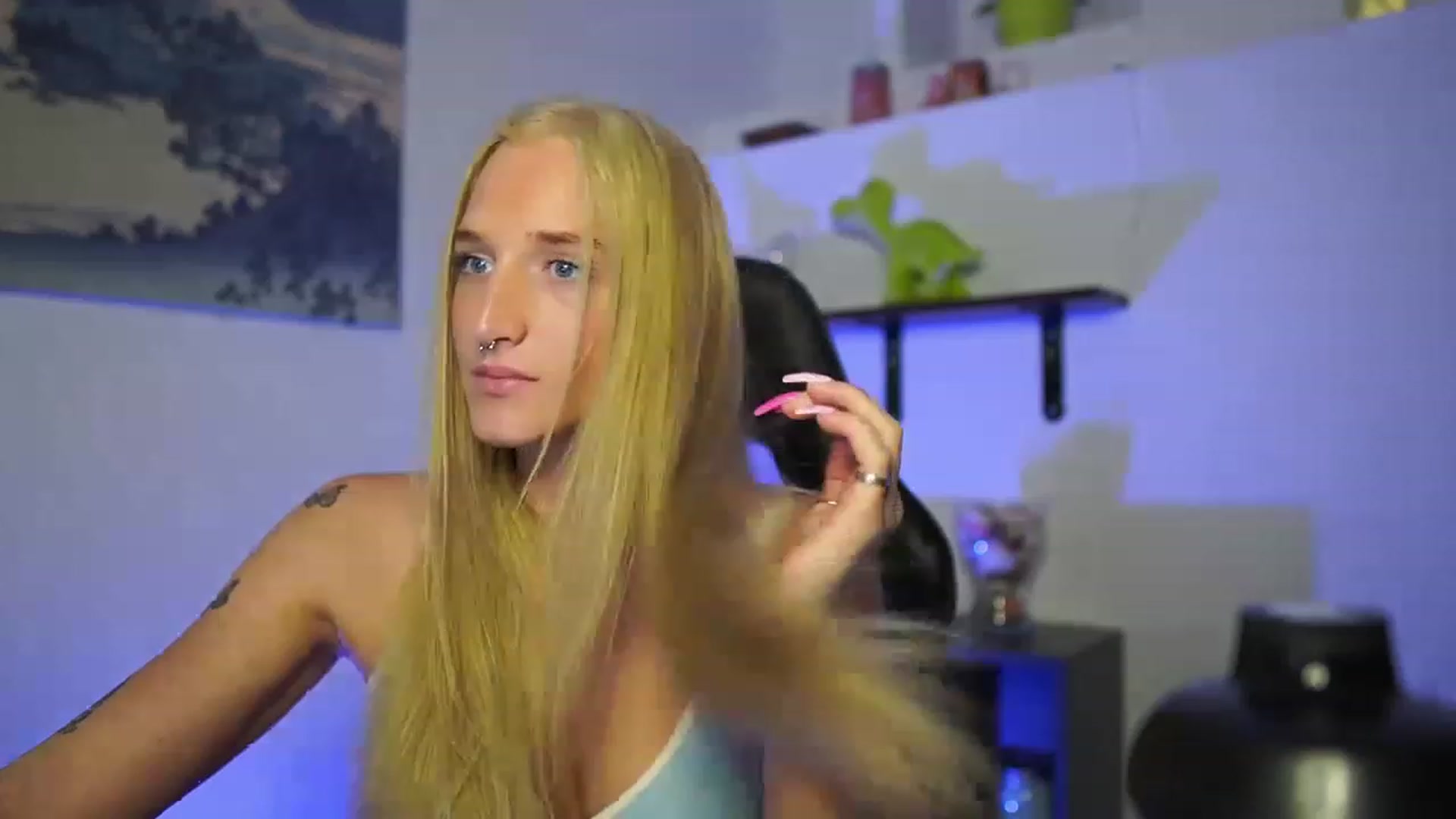 Gallery image thumbnail from NicoletteShea's myfreecams stream on, 03/21/2023, 17:09 image 16 of 20