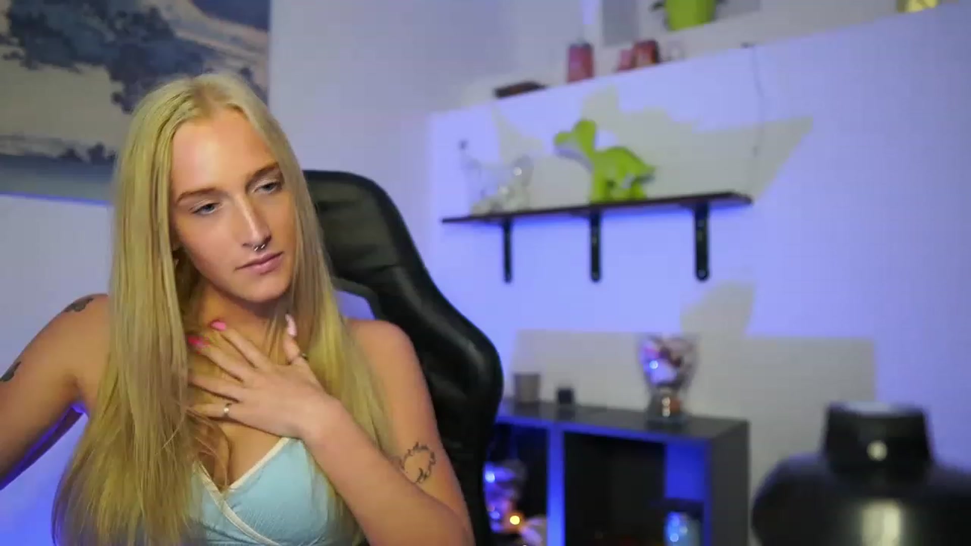 Gallery image thumbnail from NicoletteShea's myfreecams stream on, 03/21/2023, 19:06 image 12 of 20