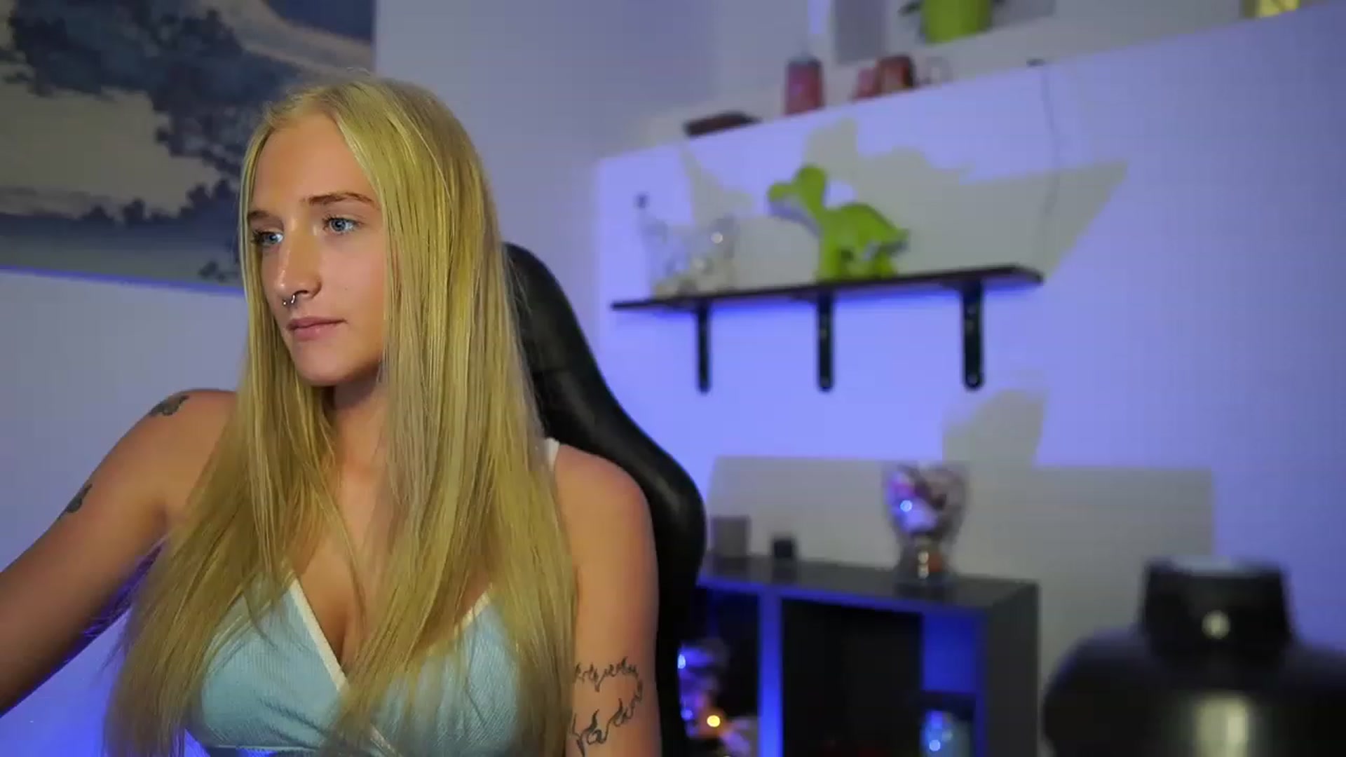 Gallery image thumbnail from NicoletteShea's myfreecams stream on, 03/21/2023, 19:06 image 9 of 20